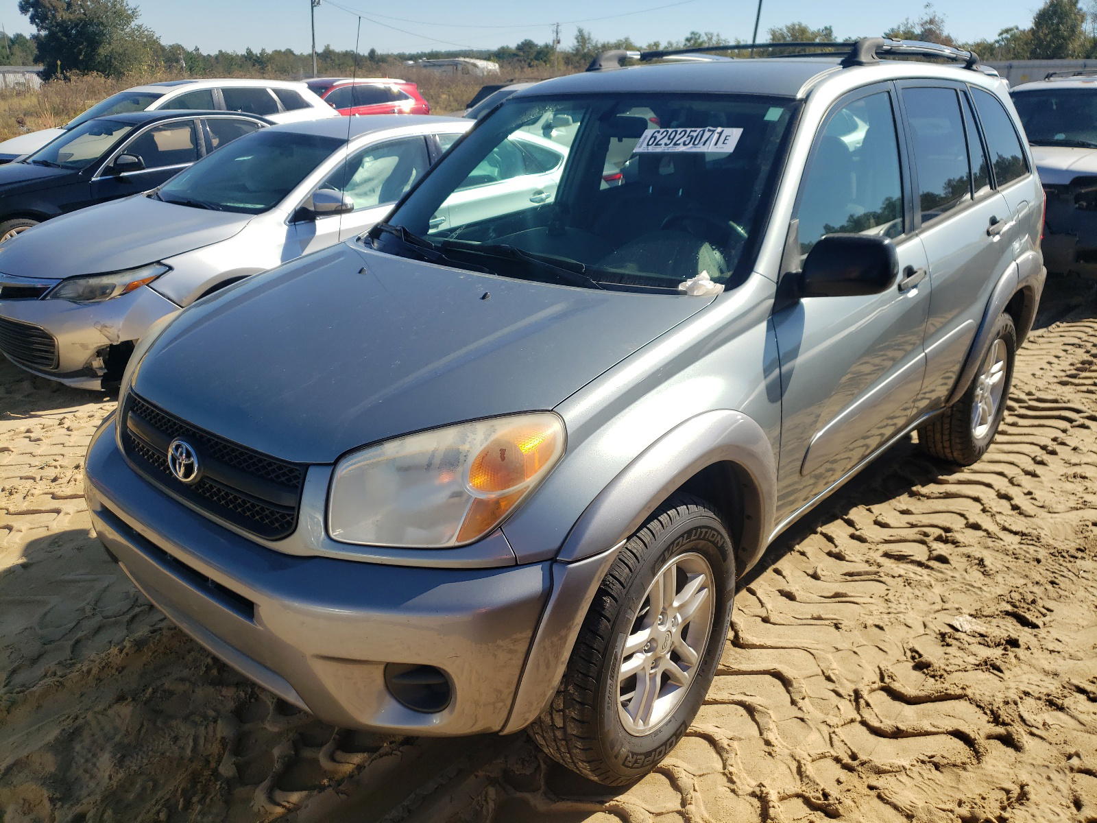 Photo 2 from auction – 2005 TOYOTA RAV4 with VIN JTEGD20V650081969