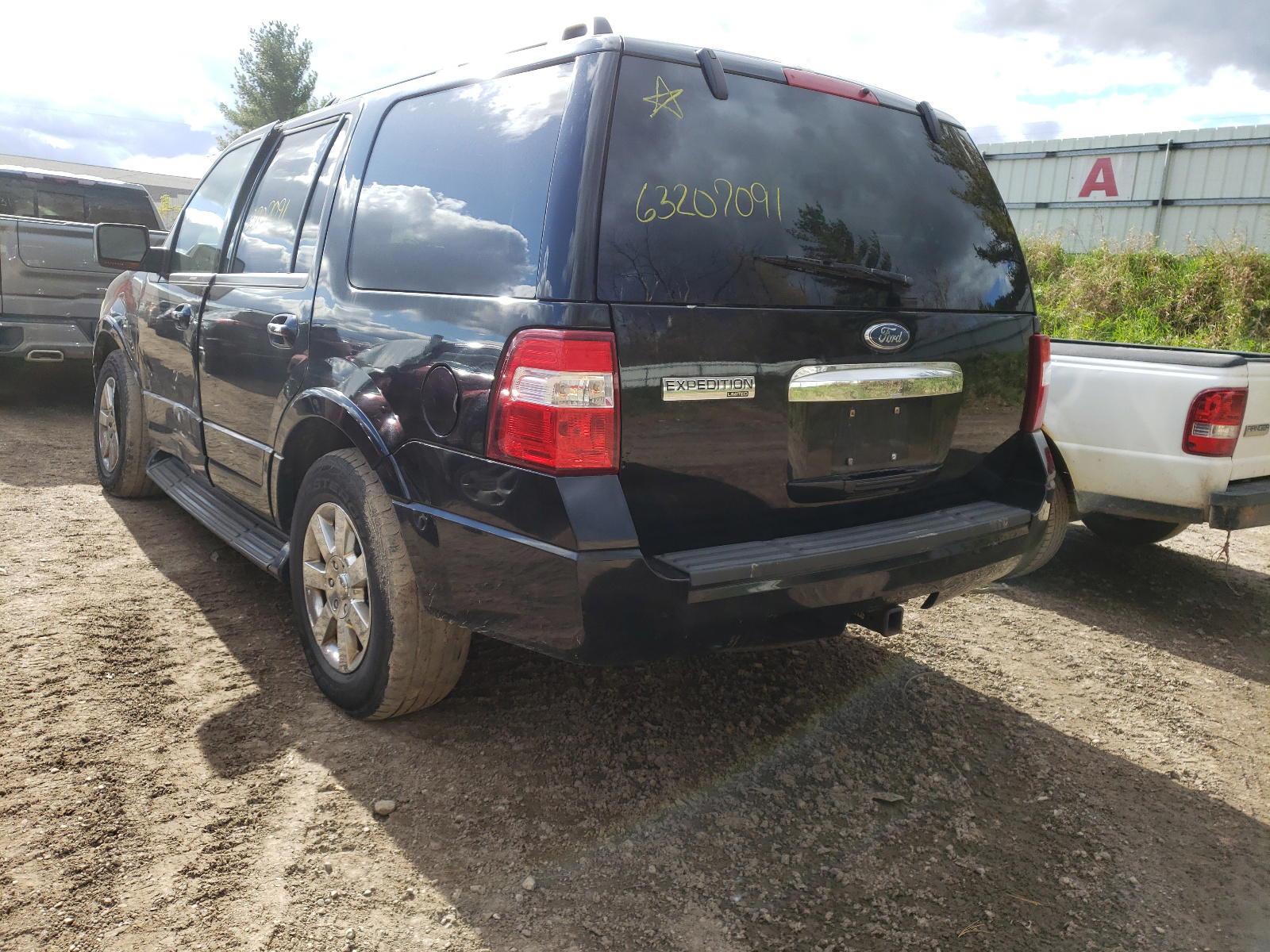 Photo 3 from auction – 2007 FORD EXPEDITION with VIN 1FMFU20537LA60557