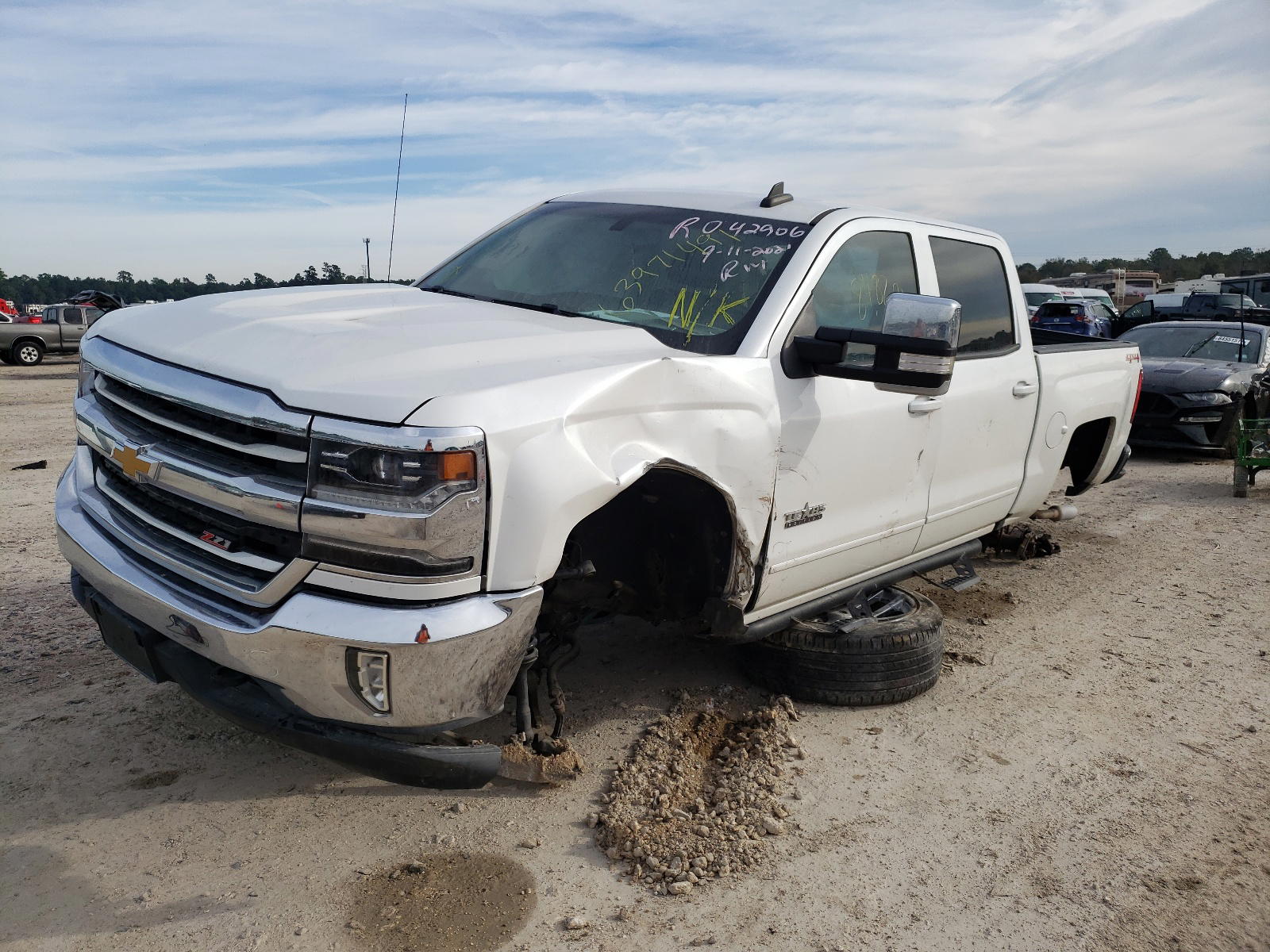 Photo 9 from auction – 2016 CHEVROLET SILVERADO with VIN 3GCUKREC3GG262135