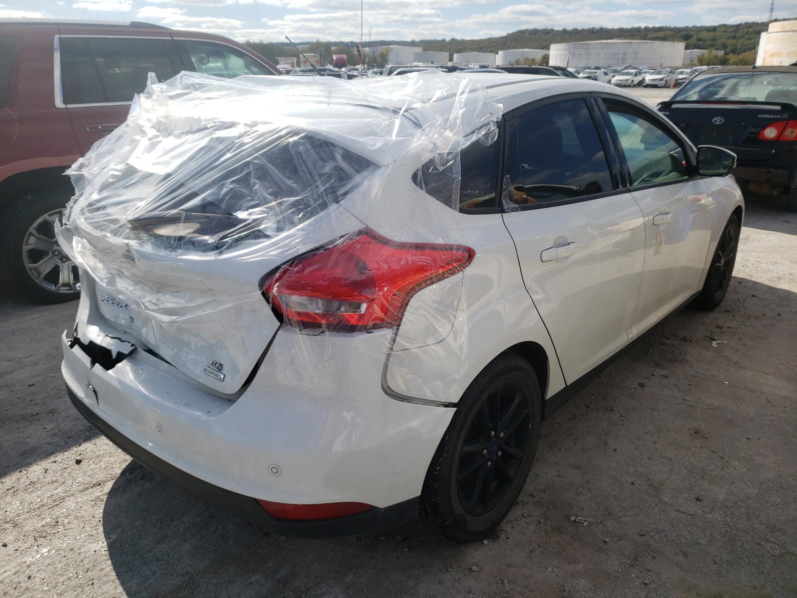 Photo 4 from auction – 2015 FORD FOCUS SE with VIN 1FADP3KE3FL281053