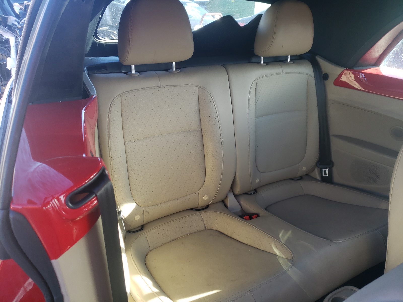 Photo 6 from auction – 2019 VOLKSWAGEN BEETLE S with VIN 3VW5DAAT3KM507996