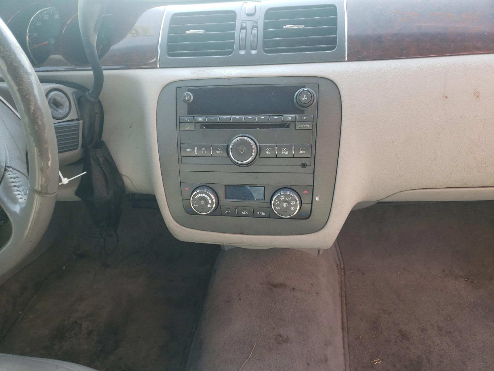 Photo 9 from auction – 2008 BUICK LUCERNE CX with VIN 1G4HD57238U182868