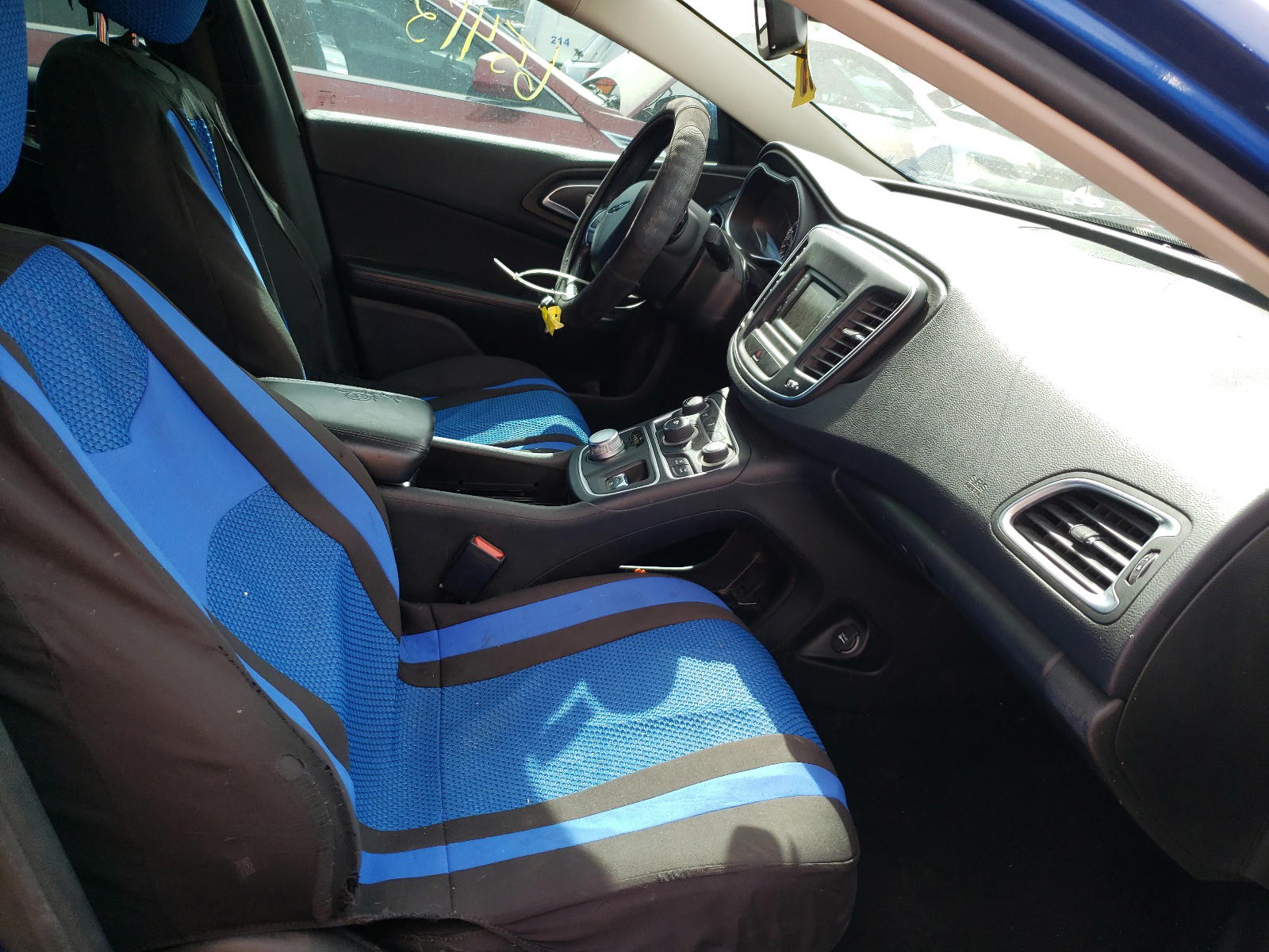 Photo 5 from auction – 2015 CHRYSLER 200 LIMITE with VIN 1C3CCCAB0FN573860