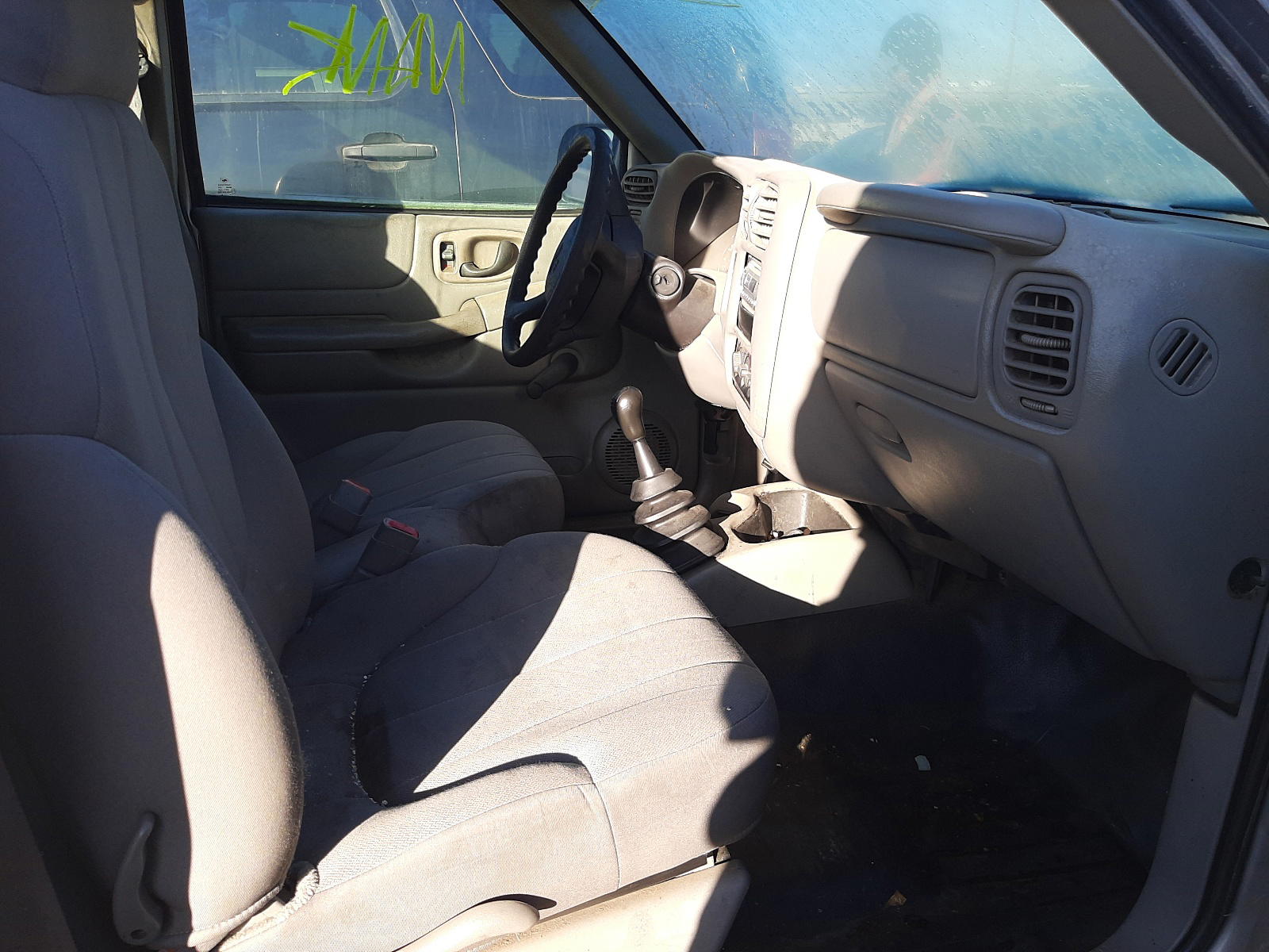 Photo 5 from auction – 2003 GMC SONOMA with VIN 1GTCS14H438278211