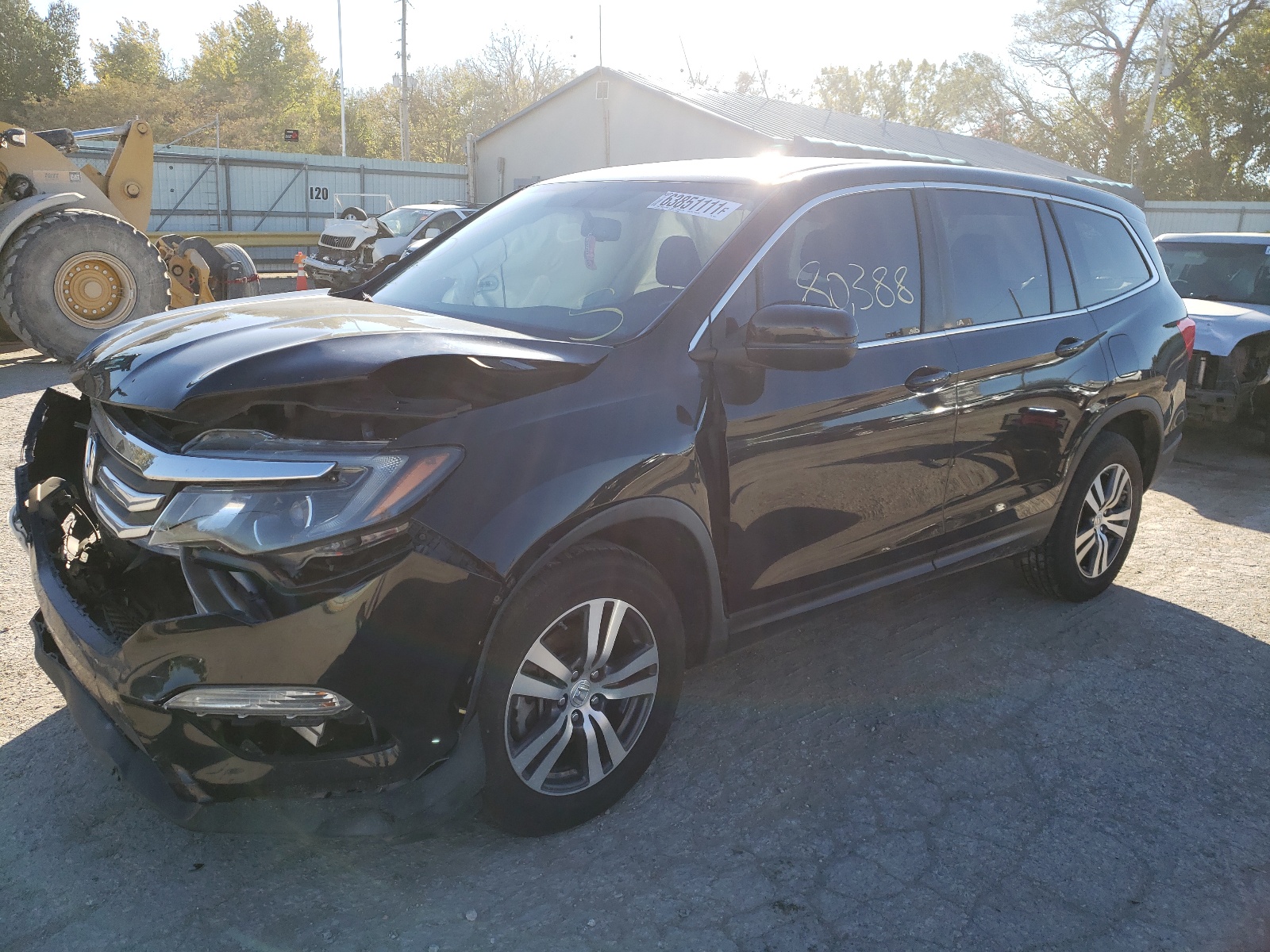 Photo 2 from auction – 2016 HONDA PILOT EXL with VIN 5FNYF6H5XGB023401