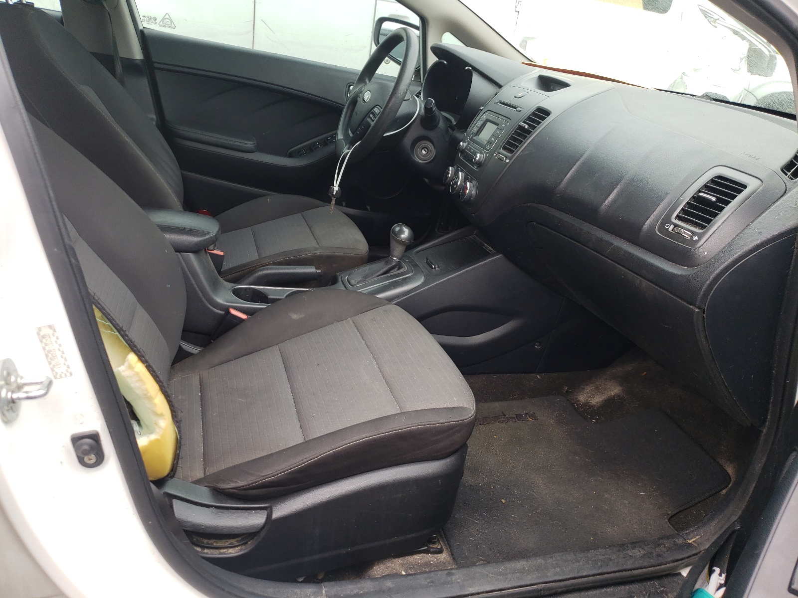 Photo 5 from auction – 2015 KIA FORTE LX with VIN KNAFX4A60F5361558