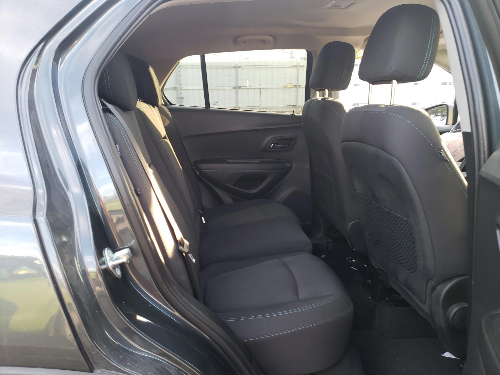 Photo 6 from auction – 2016 CHEVROLET TRAX 1LT with VIN 3GNCJLSB4GL254566