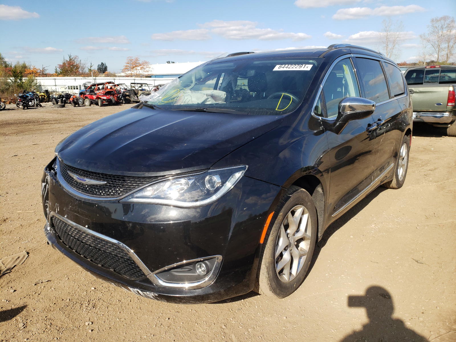 Photo 2 from auction – 2020 CHRYSLER PACIFICA L with VIN 2C4RC1GG0LR137893