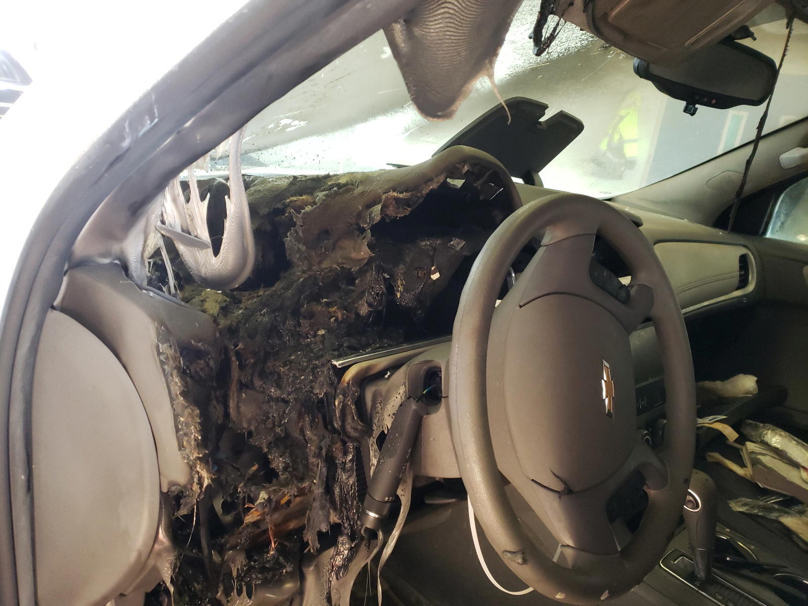 Photo 8 from auction – 2017 CHEVROLET TRAVERSE L with VIN 1GNKRFED4HJ249945