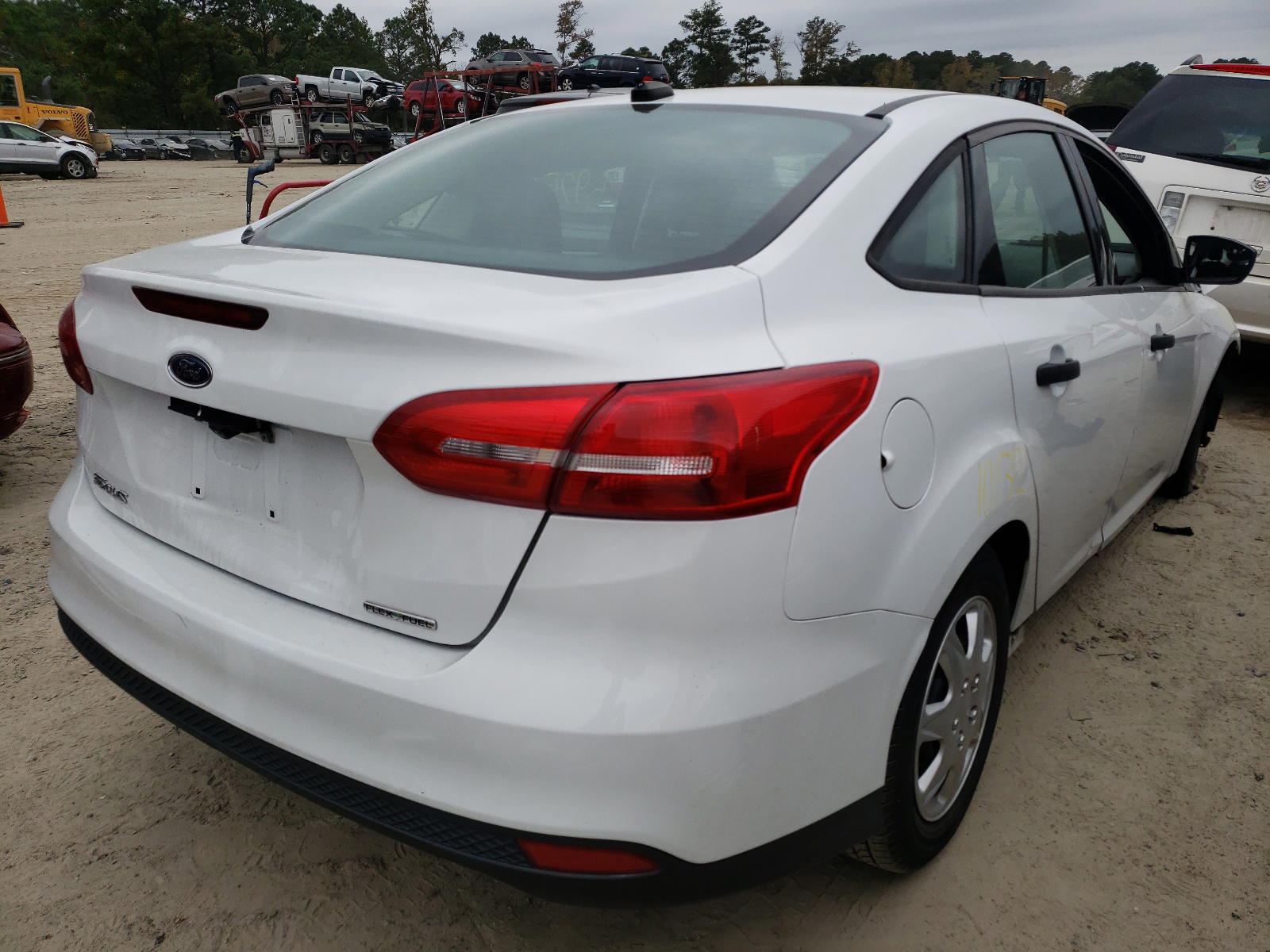 Photo 4 from auction – 2016 FORD FOCUS S with VIN 1FADP3E28GL285120