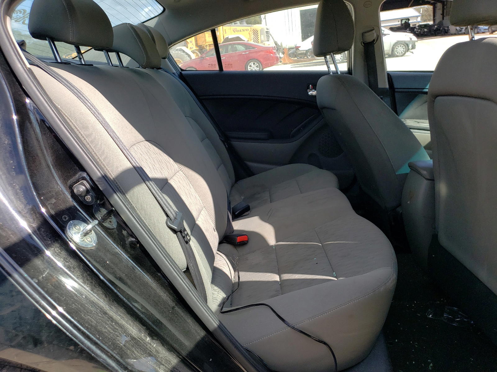Photo 6 from auction – 2015 KIA FORTE LX with VIN KNAFK4A69F5403353