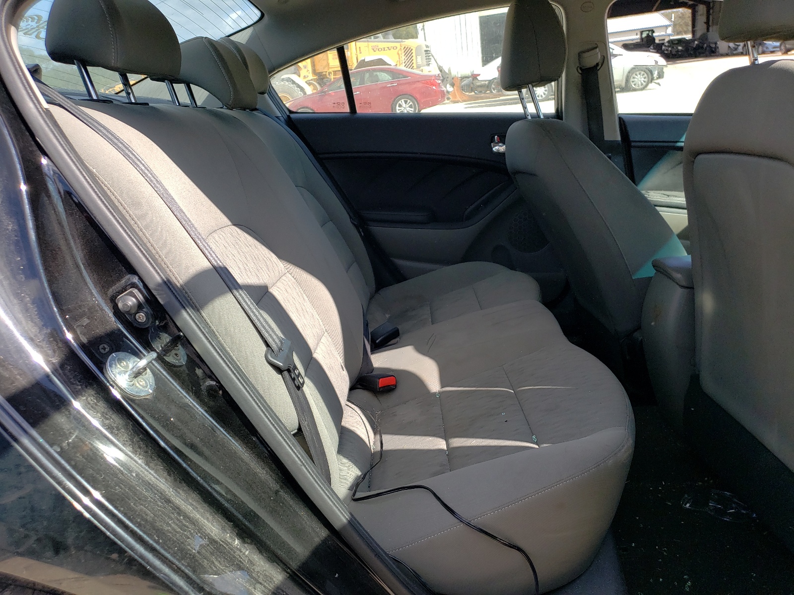 Zdjęcie 6 z aukcji – 2015 KIA FORTE LX z VIN KNAFK4A69F5403353