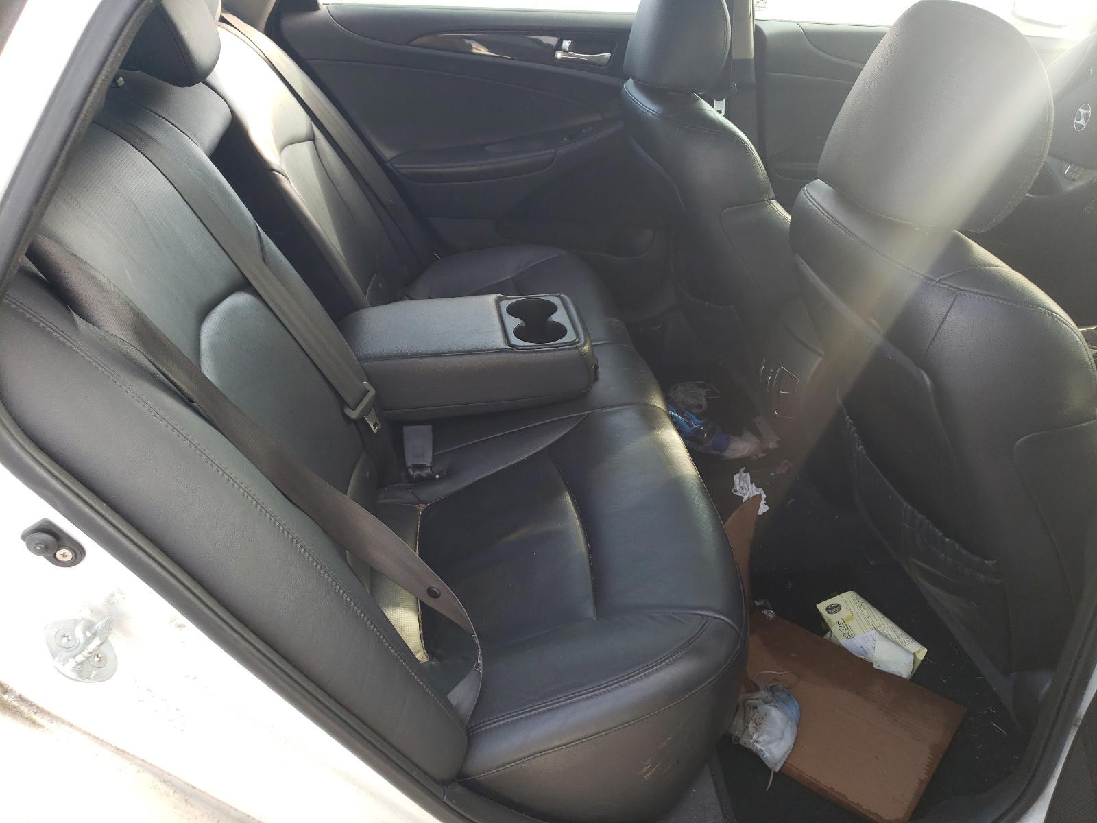 Photo 6 from auction – 2011 HYUNDAI SONATA SE with VIN 5NPEC4AC5BH009019