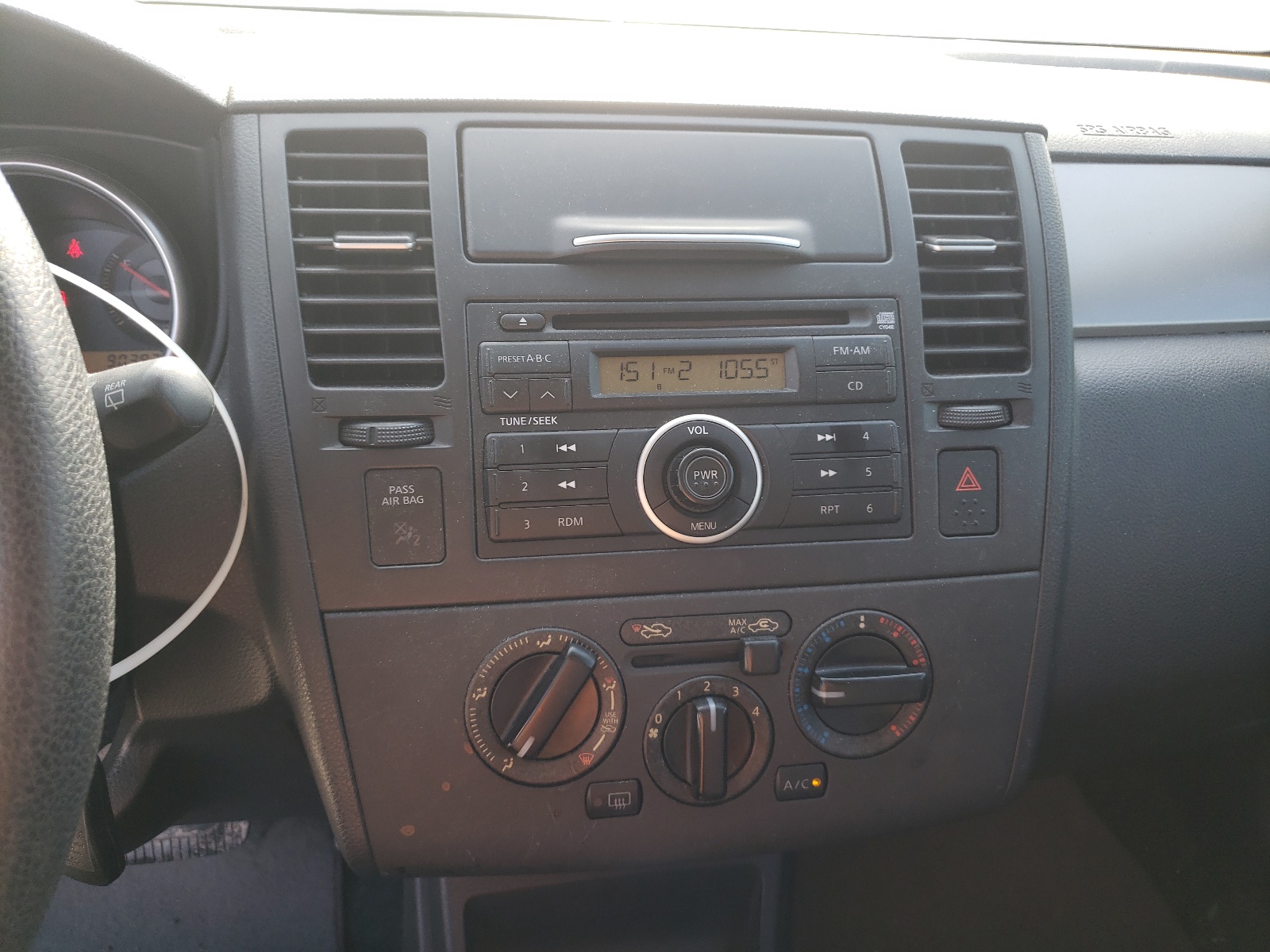 Photo 9 from auction – 2009 NISSAN VERSA S with VIN 3N1BC13E79L478688