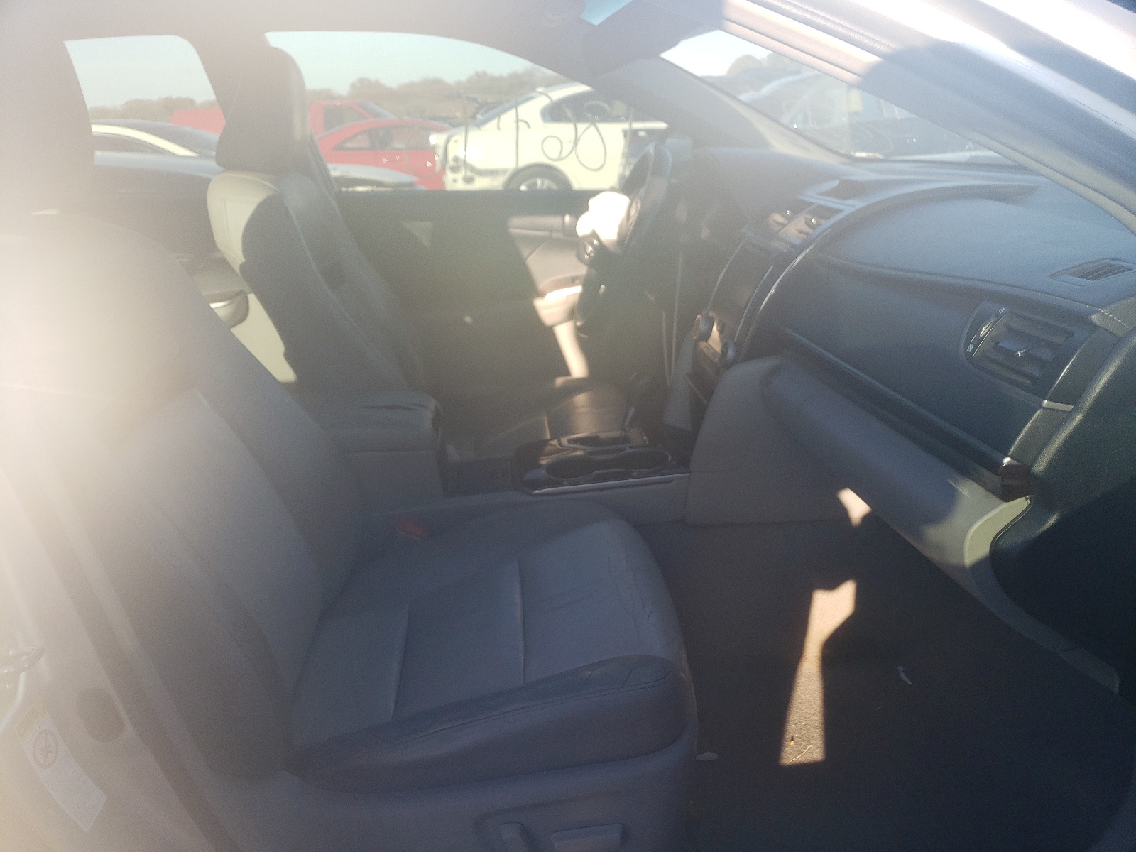 Photo 5 from auction – 2014 TOYOTA CAMRY L with VIN 4T4BF1FK1ER363821