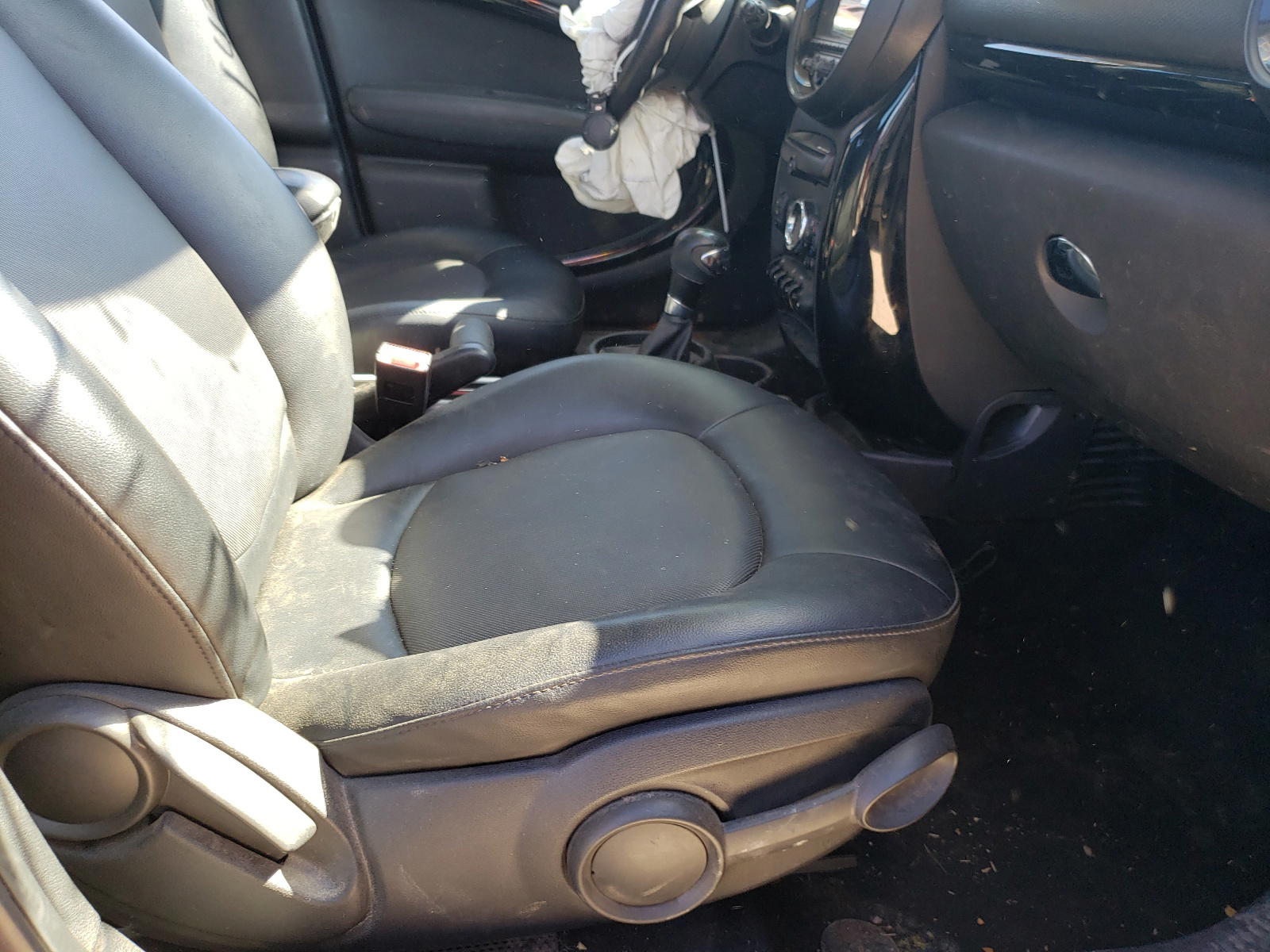 Photo 5 from auction – 2015 MINI COOPER COU with VIN WMWZB3C51FWR44290