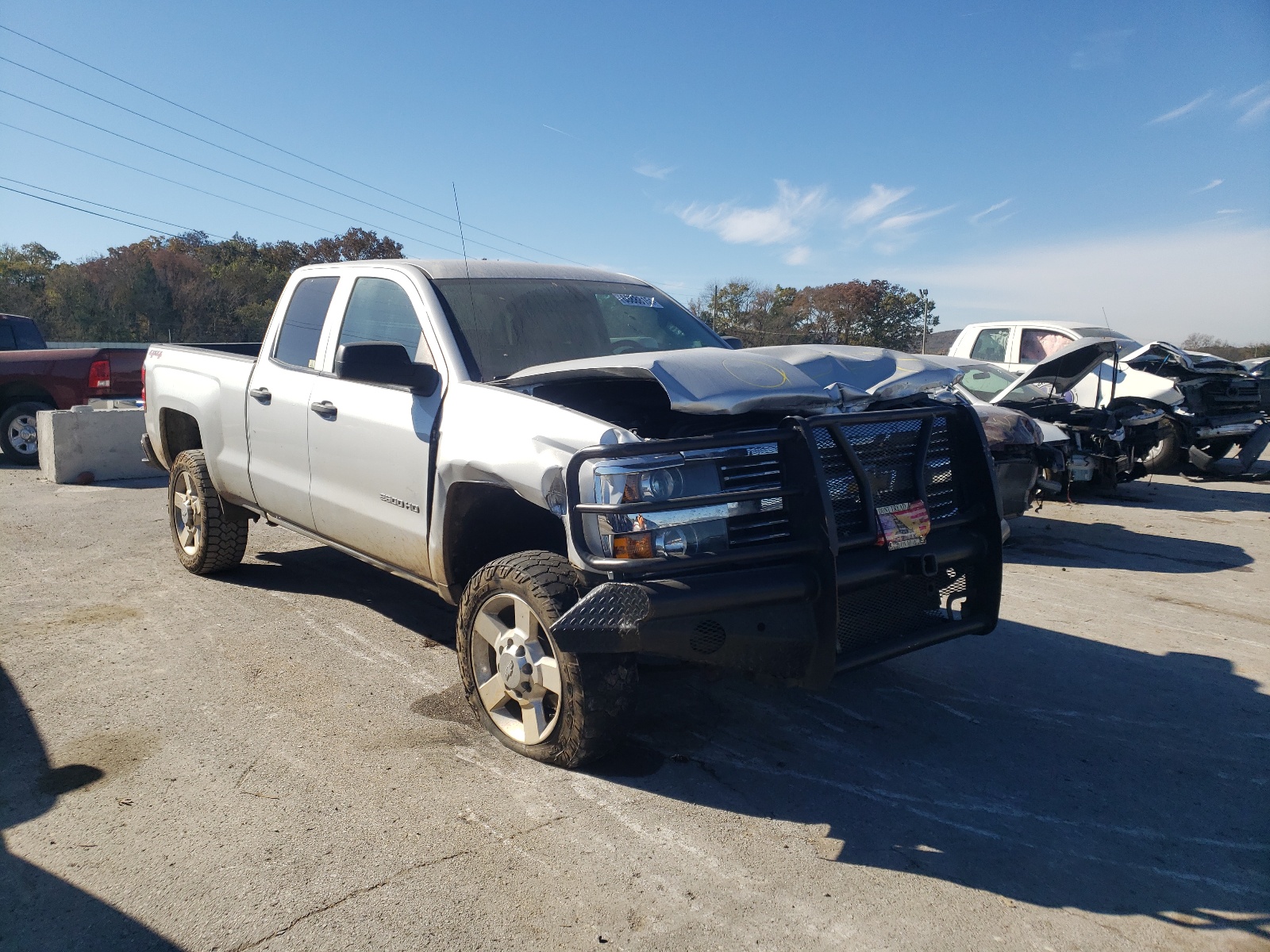 CHEVROLET SILVERADO 2018 with VIN 1GC2KUEG8JZ252480 - Photo from auction