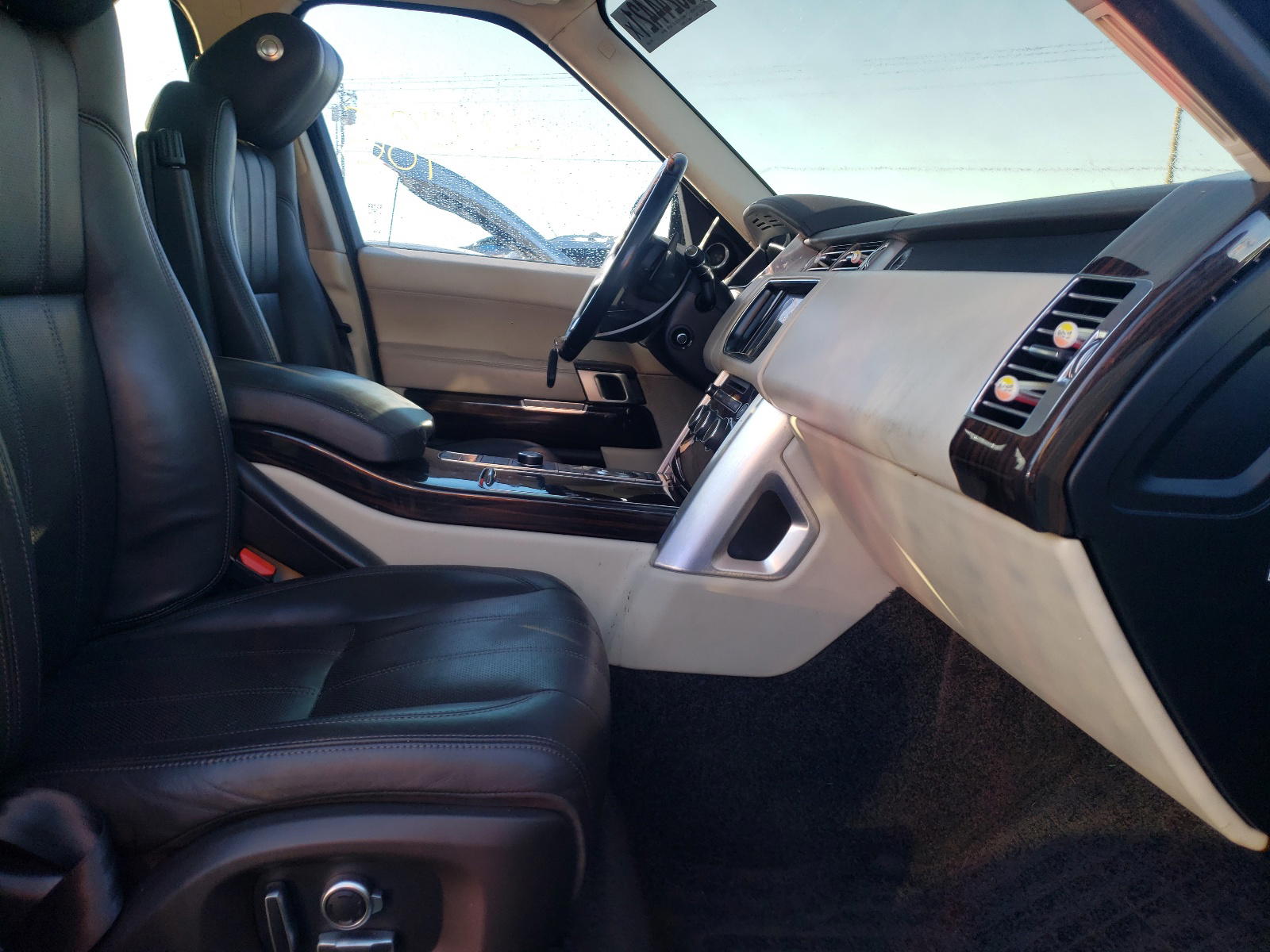 Photo 5 from auction – 2016 LAND ROVER RANGE ROVE with VIN SALGS3EF2GA309828