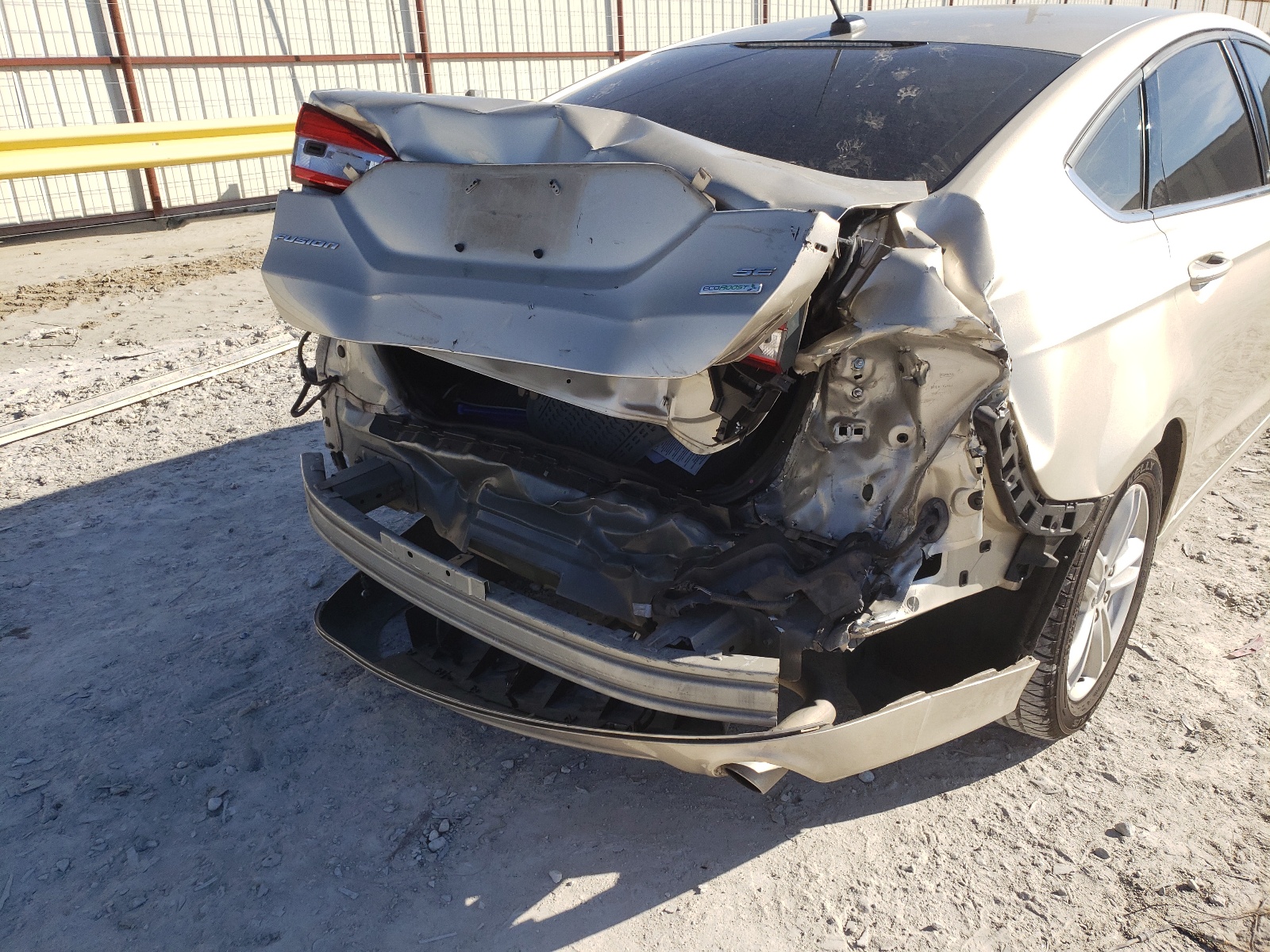Photo 9 from auction – 2018 FORD FUSION SE with VIN 3FA6P0HDXJR276870