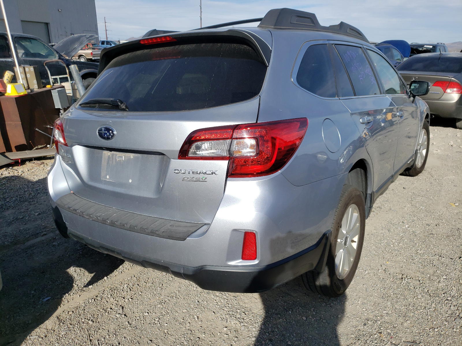 Photo 4 from auction – 2015 SUBARU OUTBACK 2. with VIN 4S4BSAFC5F3281094