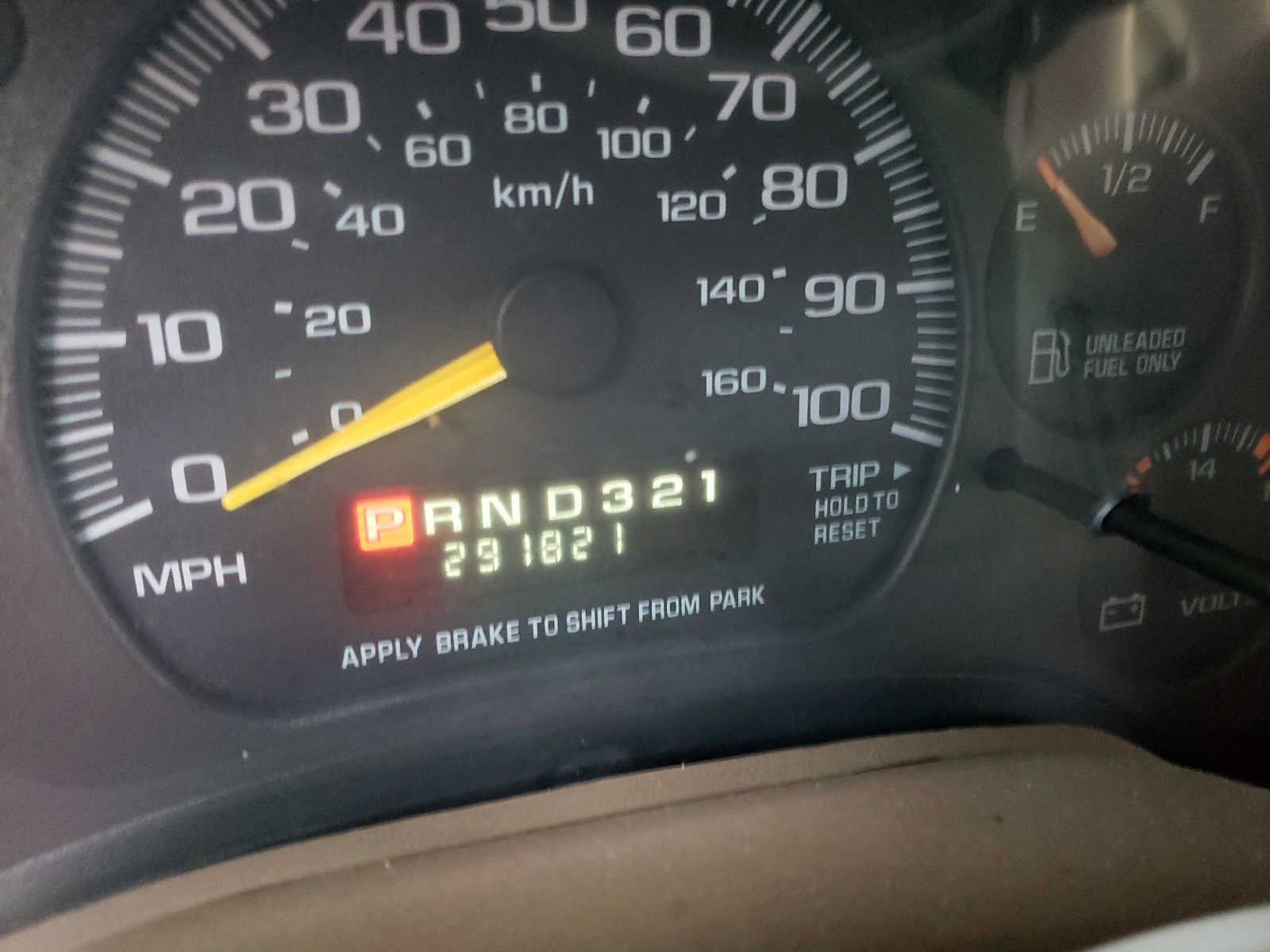 Photo 8 from auction – 2001 CHEVROLET ASTRO with VIN 1GNEL19W31B129986