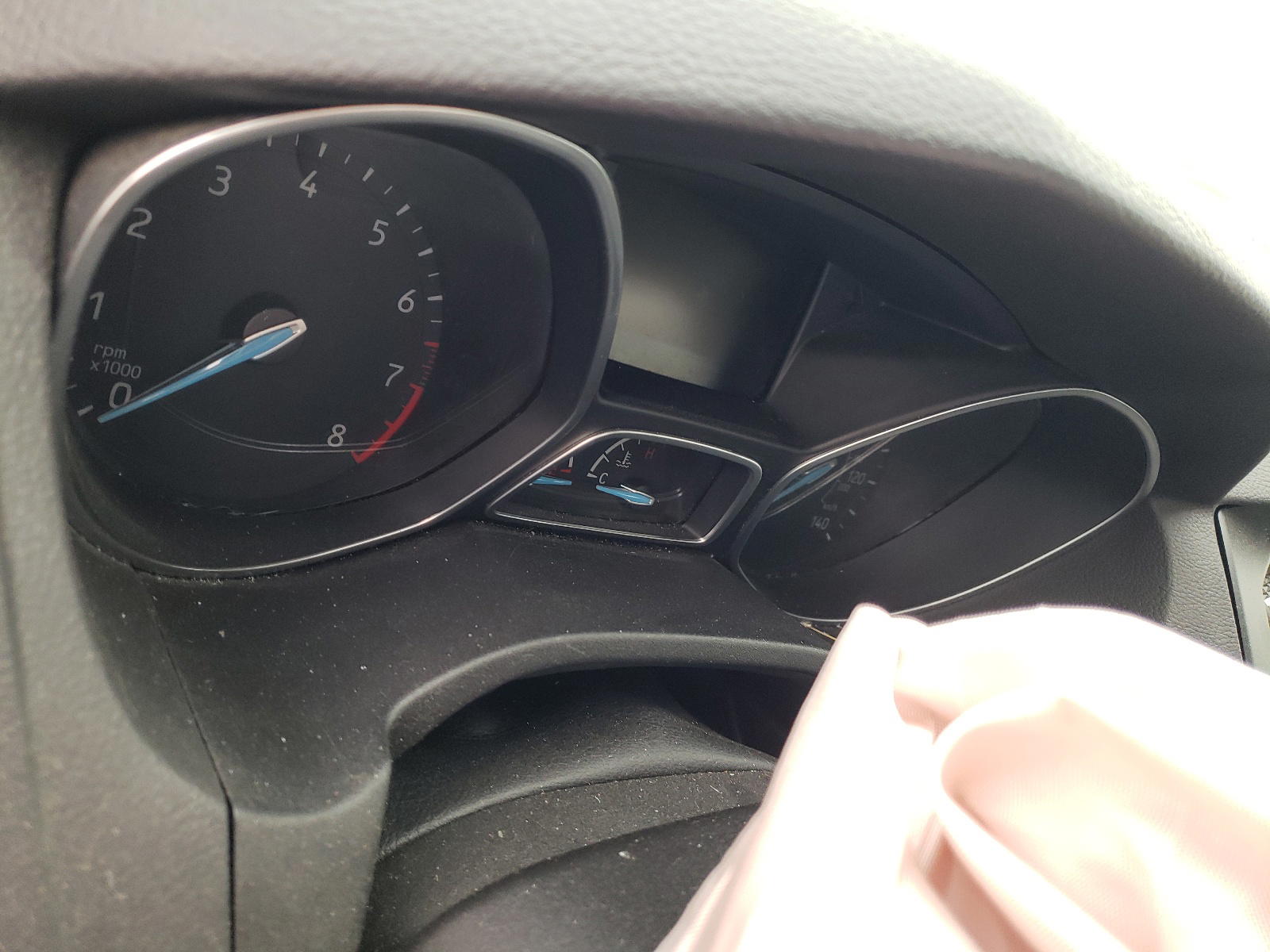 Photo 8 from auction – 2015 FORD FOCUS SE with VIN 1FADP3F23FL329537