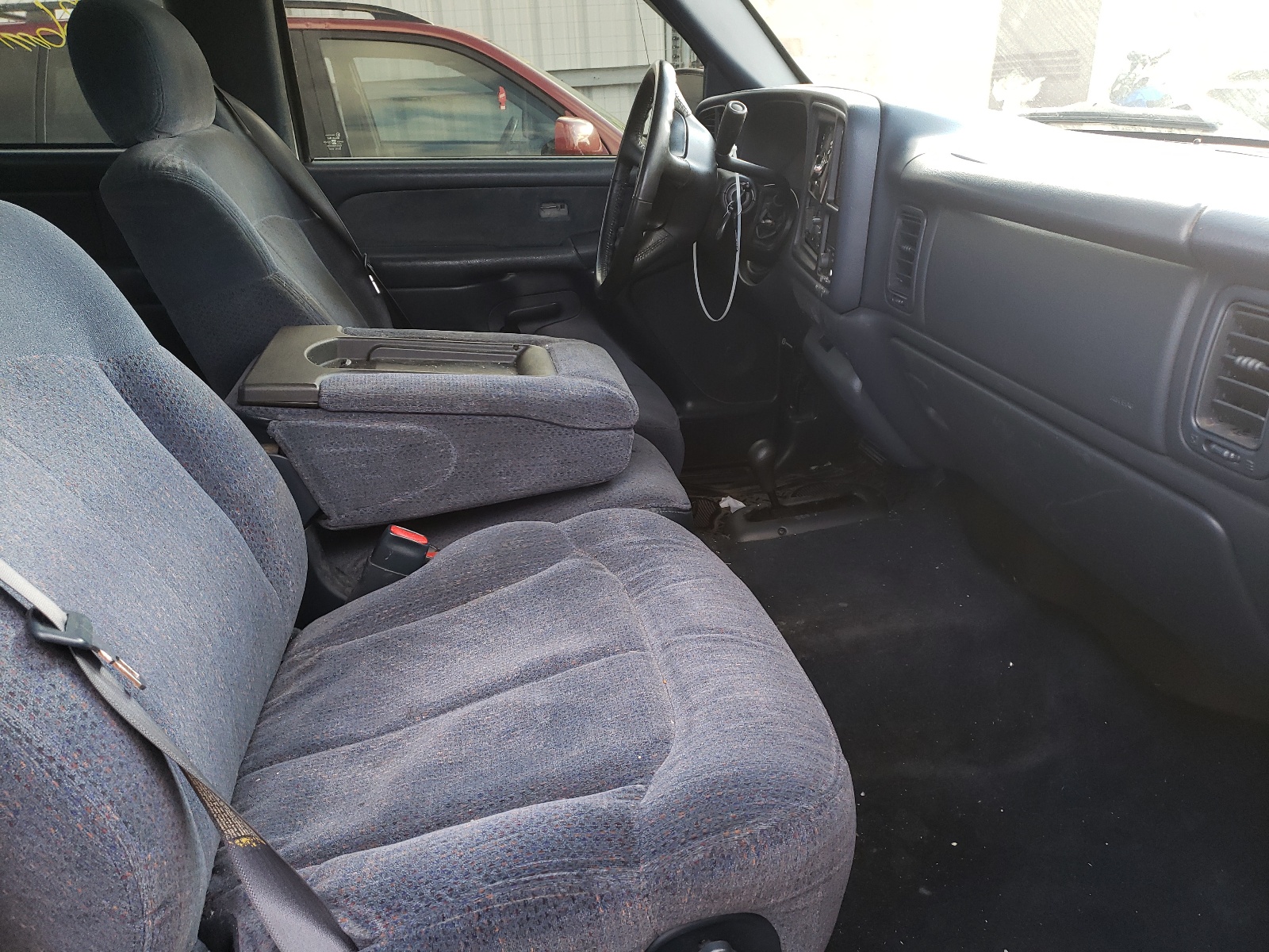 Photo 5 from auction – 1999 CHEVROLET SILVERADO with VIN 1GCGK29U5XE134249