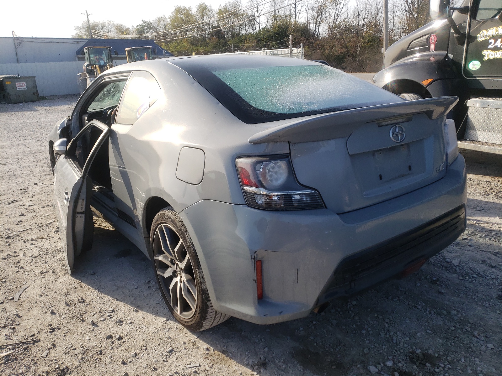 Photo 3 from auction – 2015 TOYOTA SCION TC with VIN JTKJF5C72FJ007214