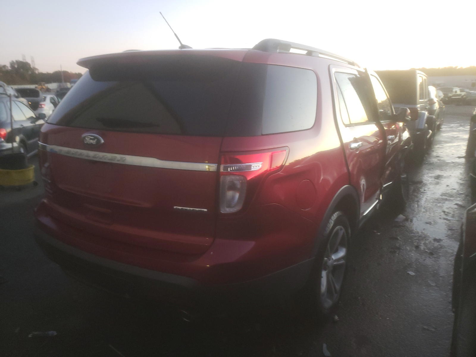 Photo 4 from auction – 2013 FORD EXPLORER L with VIN 1FM5K7F89DGA34503
