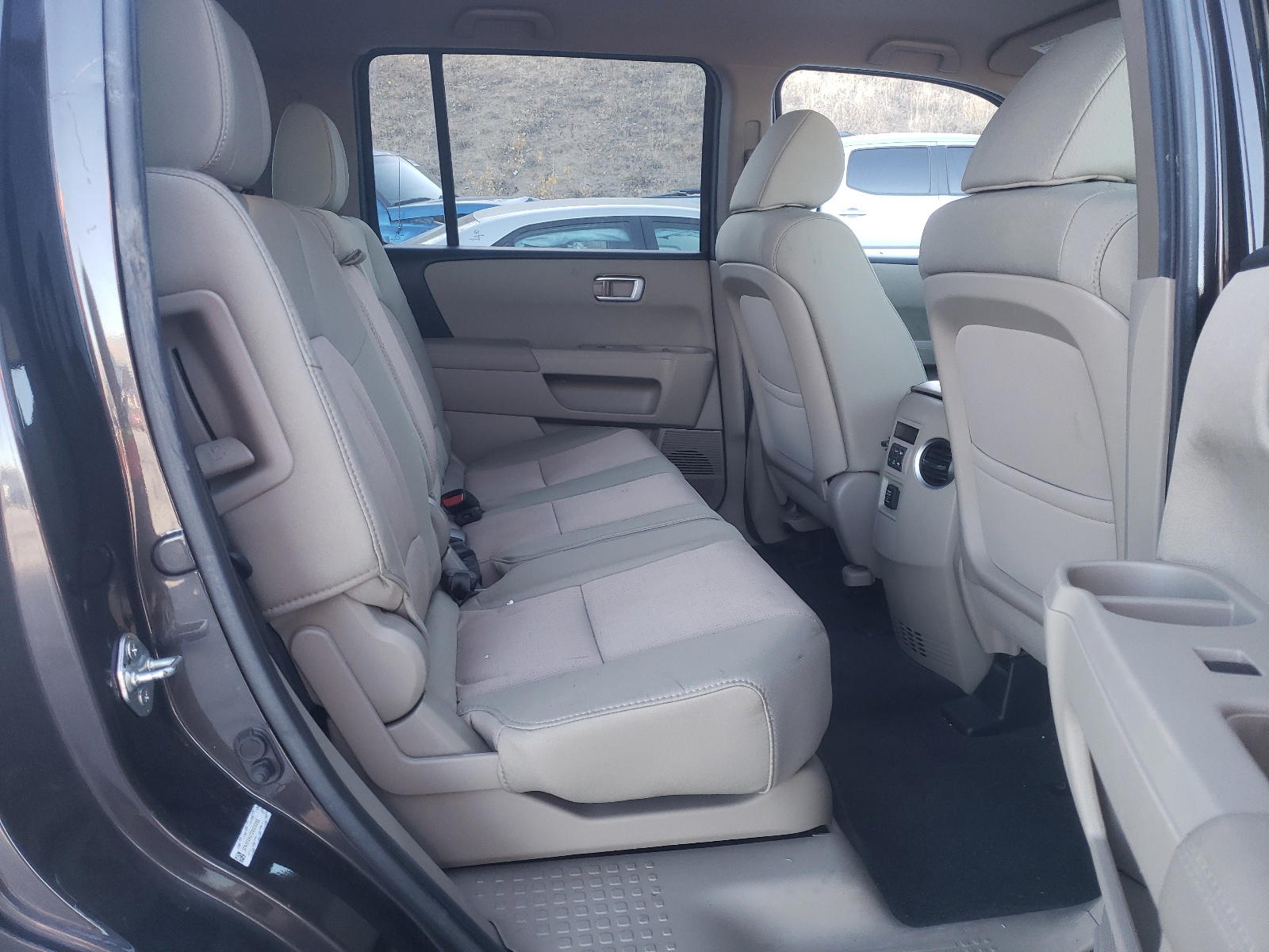 Photo 6 from auction – 2013 HONDA PILOT EX with VIN 5FNYF4H47DB005266