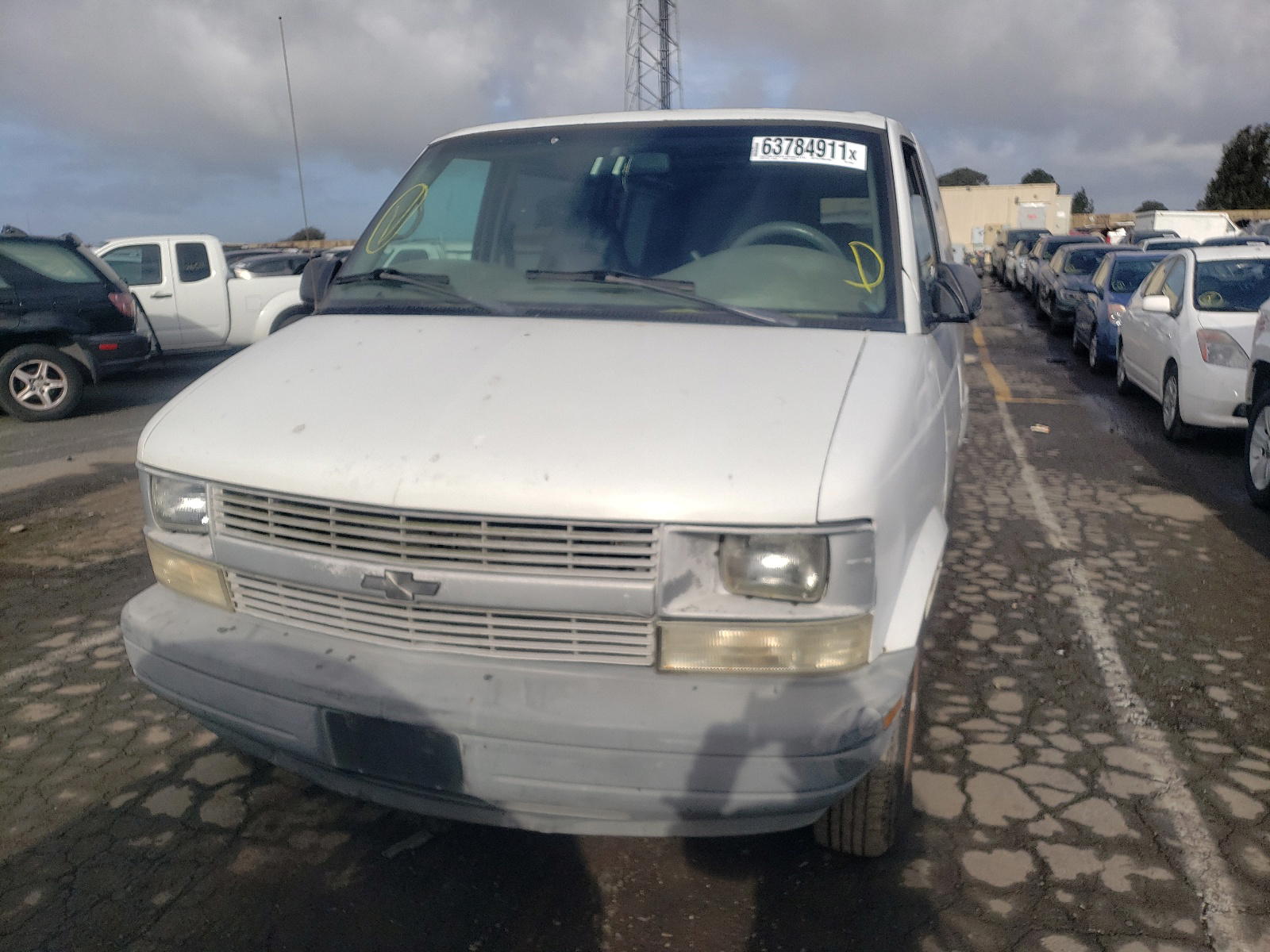 Photo 9 from auction – 2001 CHEVROLET ASTRO with VIN 1GCDM19W91B100512