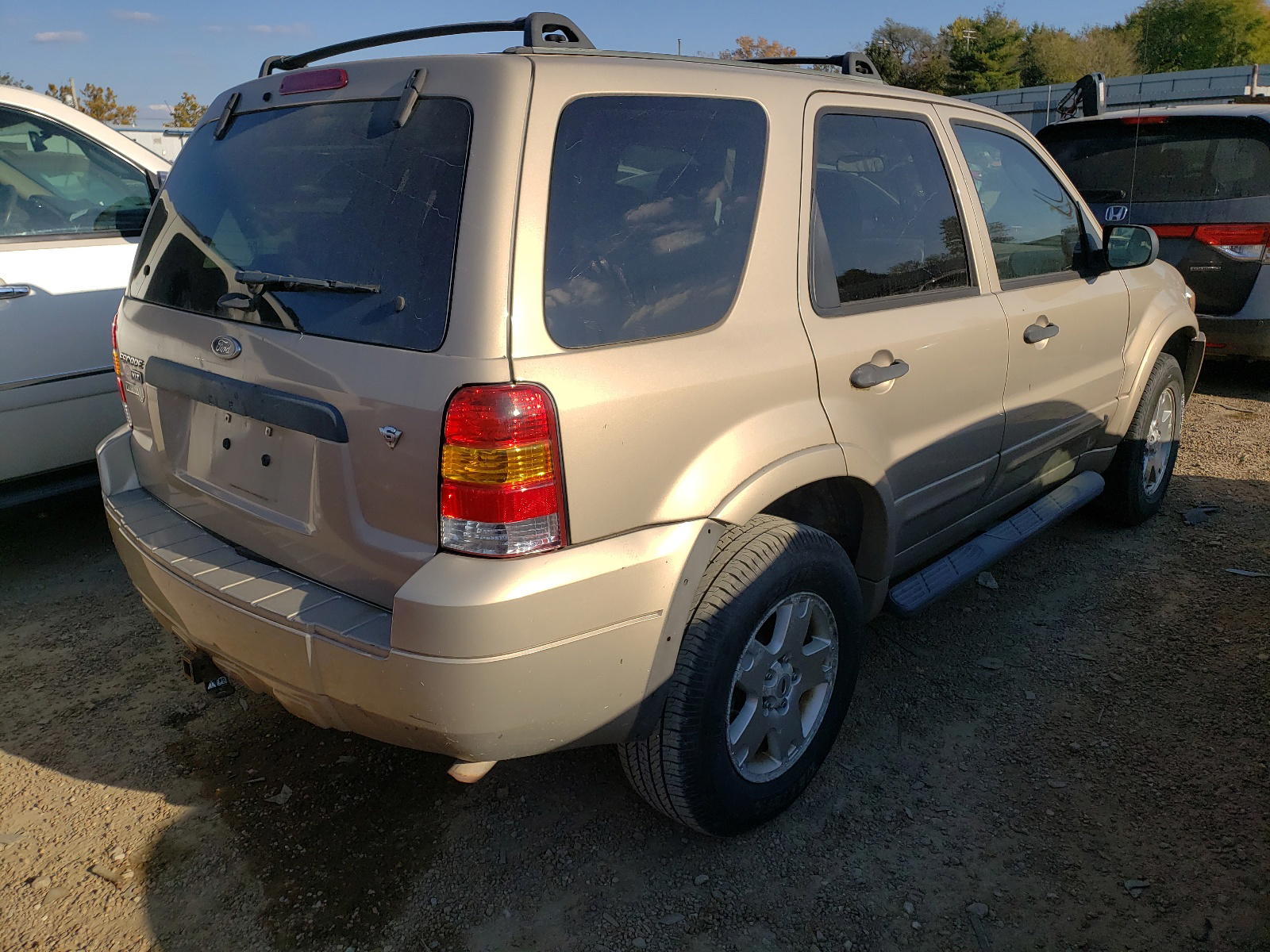 Photo 4 from auction – 2007 FORD ESCAPE with VIN 1FMCU93107KB68242