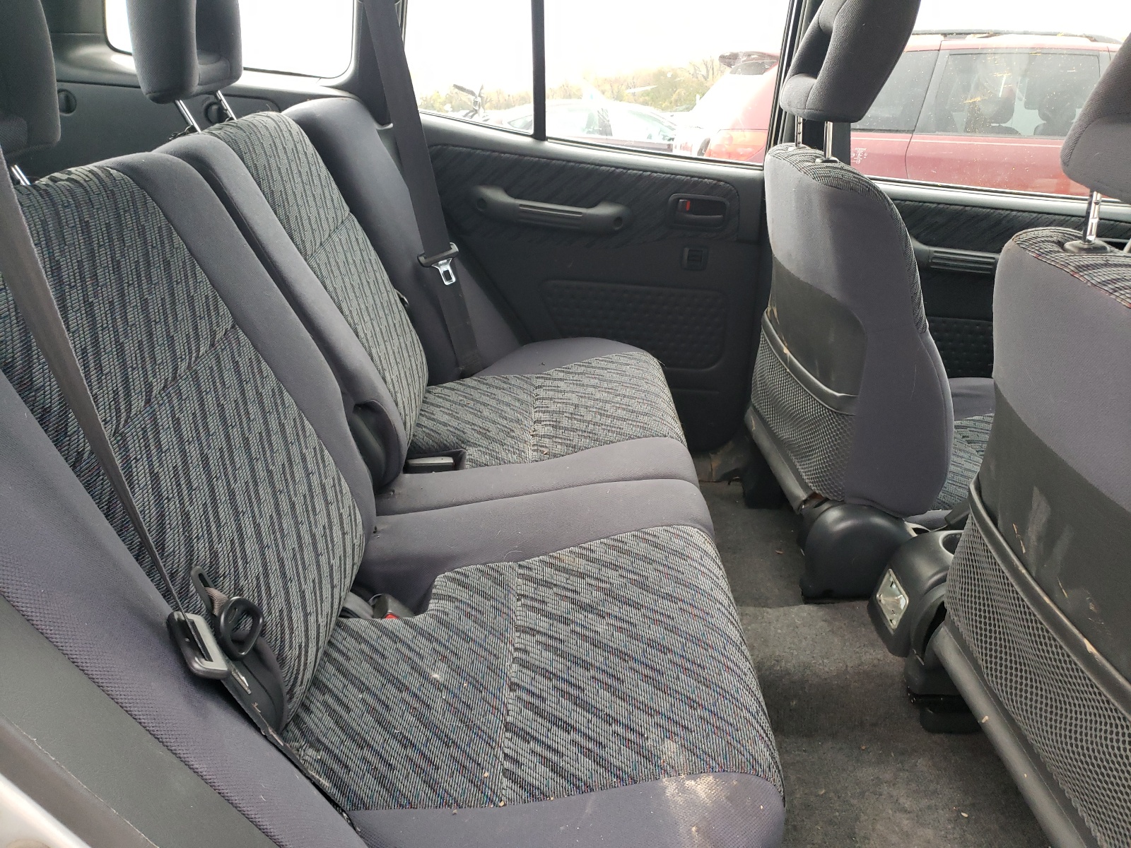 Photo 6 from auction – 1998 TOYOTA RAV4 with VIN JT3GP10V8W0031330