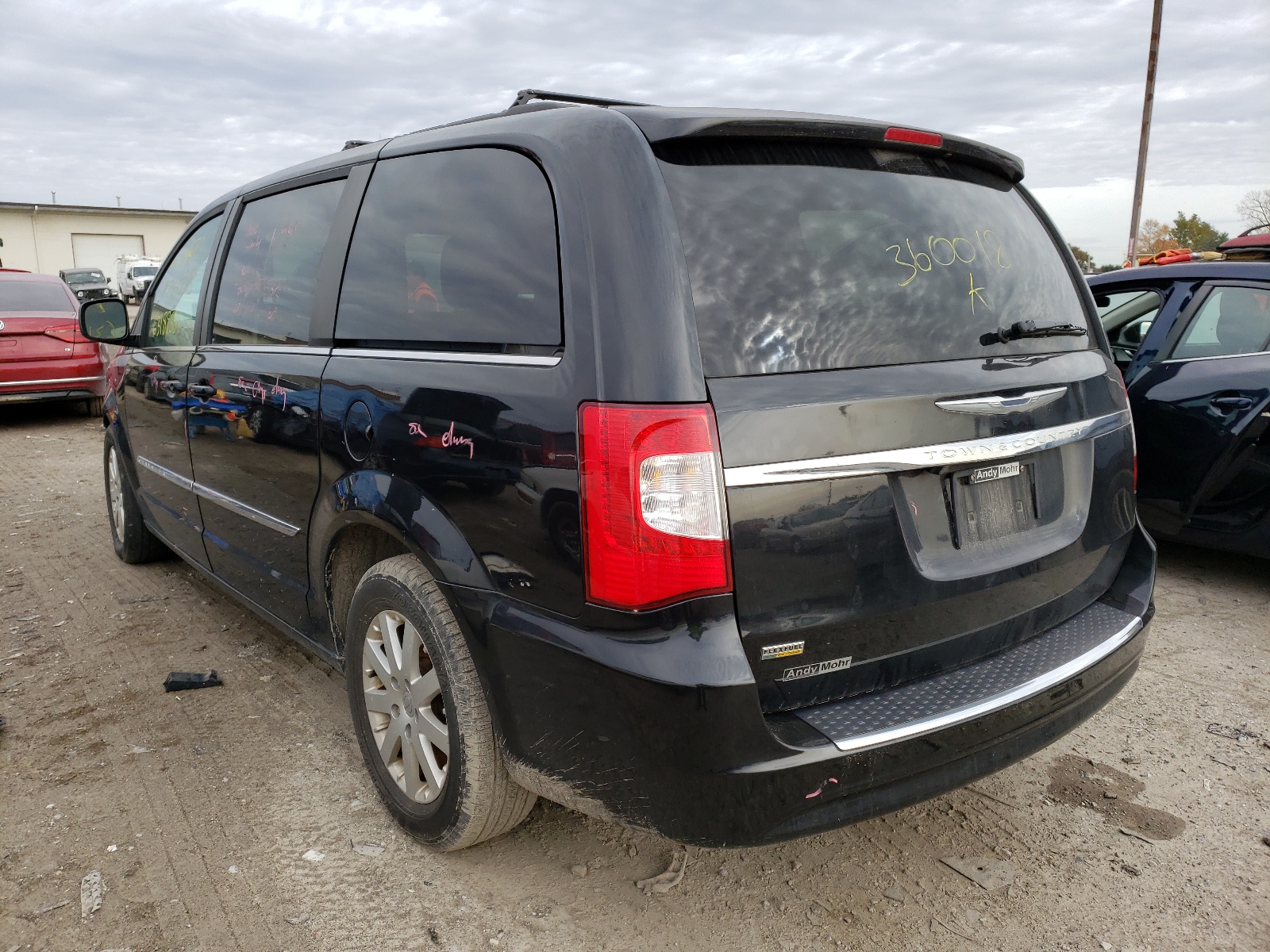 Photo 3 from auction – 2014 CHRYSLER TOWN & COU with VIN 2C4RC1BG3ER360018