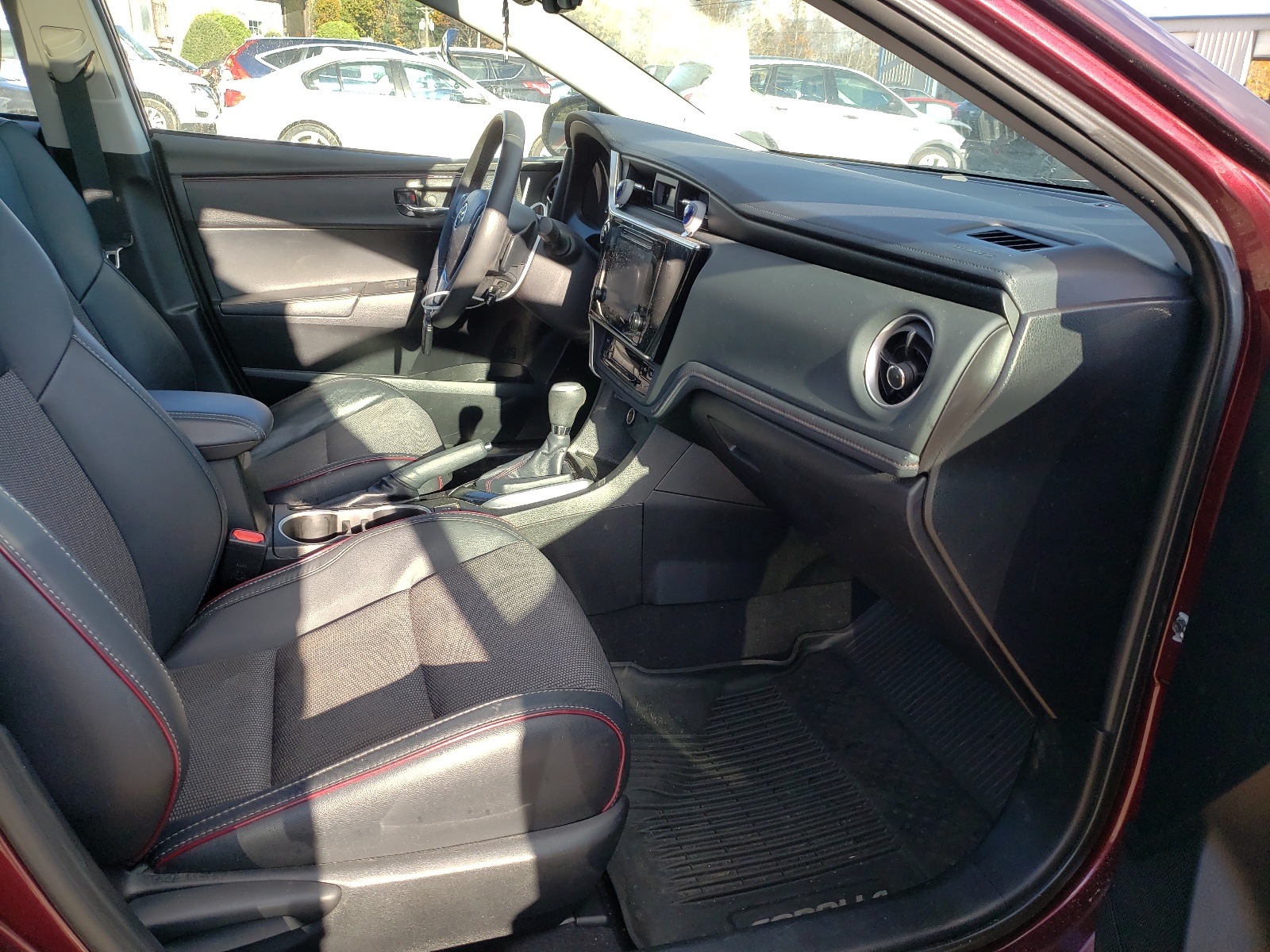 Photo 5 from auction – 2017 TOYOTA COROLLA L with VIN 5YFBURHE4HP579500