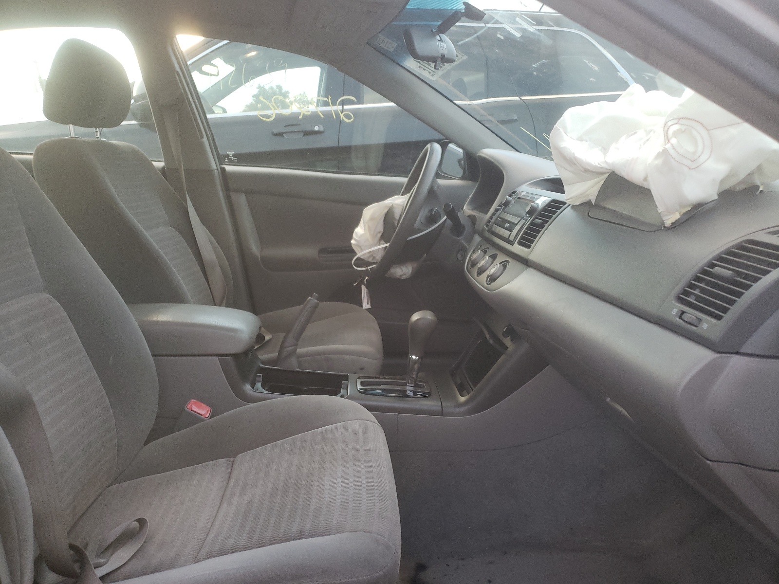 Photo 5 from auction – 2005 TOYOTA CAMRY LE with VIN 4T1BE32K85U630144