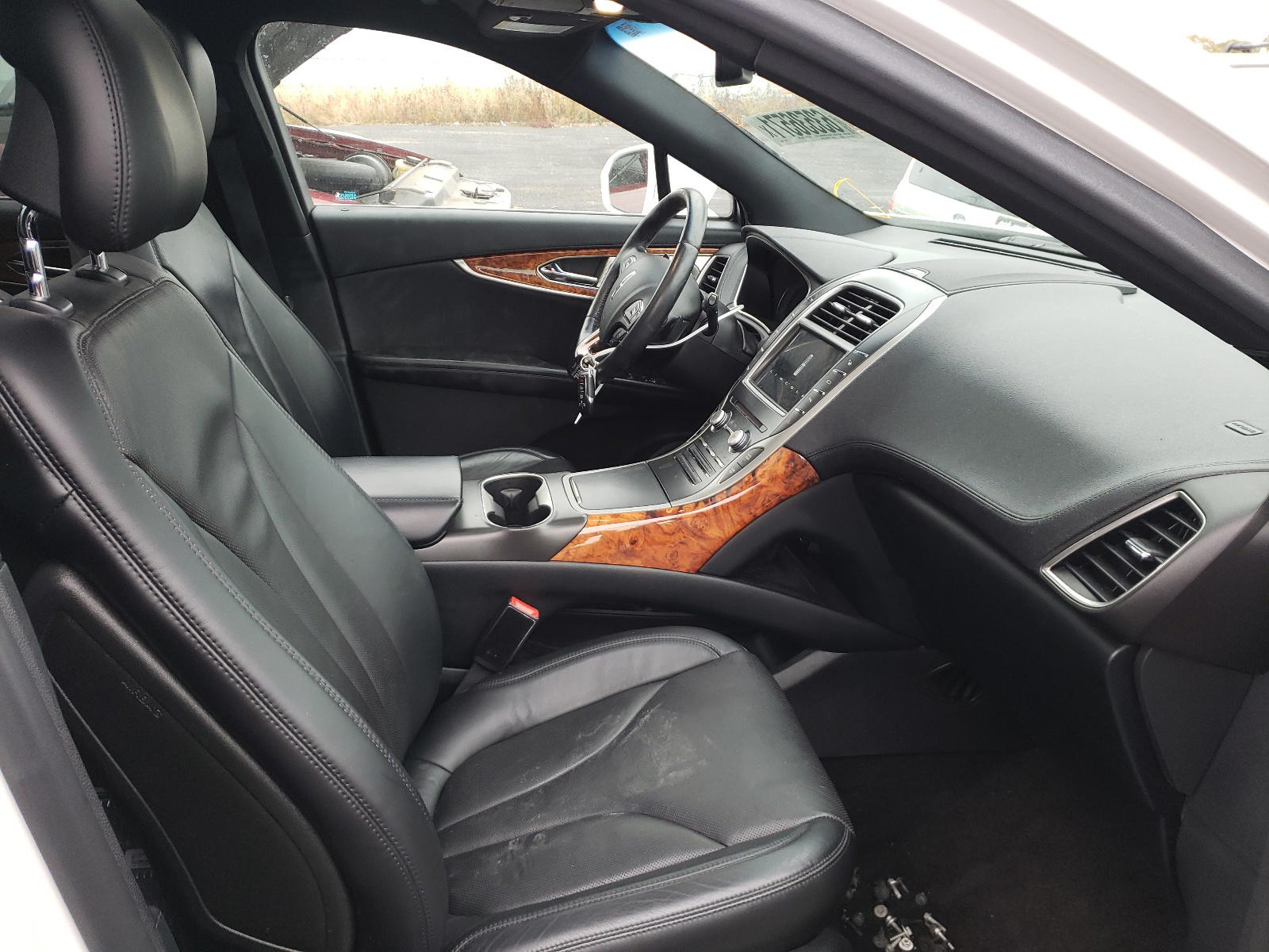 Photo 5 from auction – 2016 LINCOLN MKX RESERV with VIN 2LMTJ8LR3GBL74405