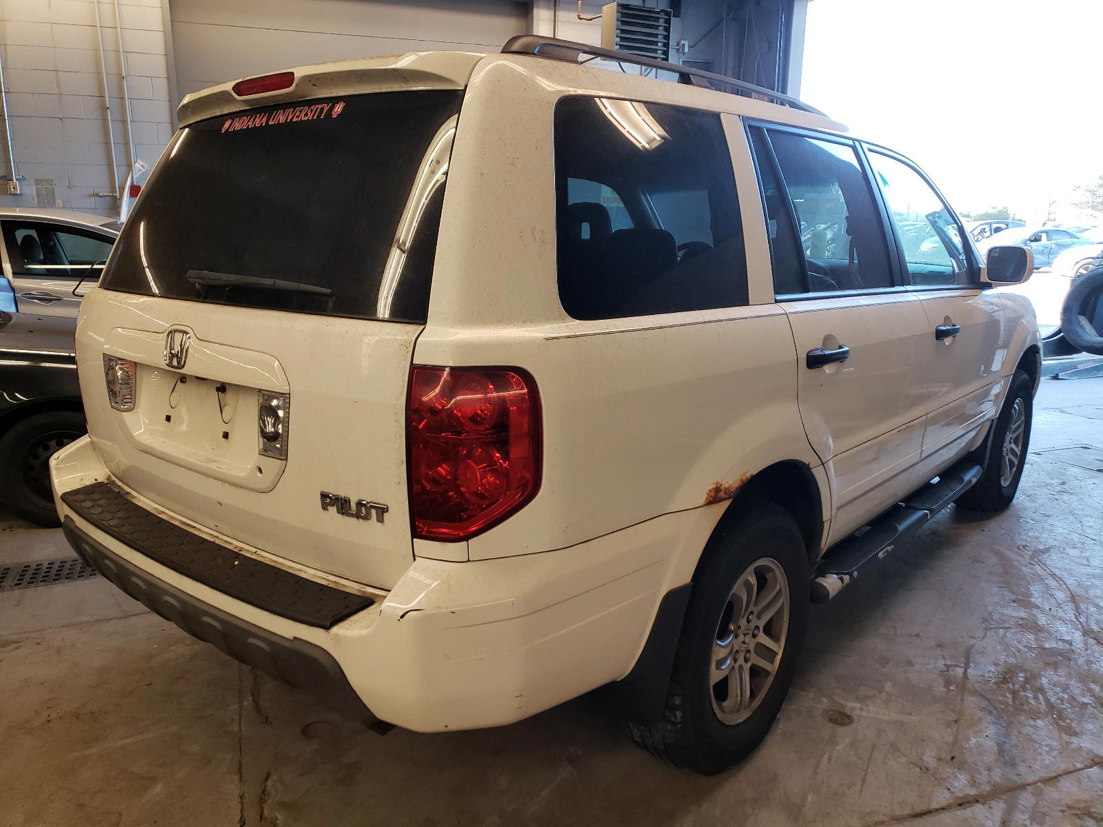 Photo 4 from auction – 2004 HONDA PILOT with VIN 5FNYF18574B001368