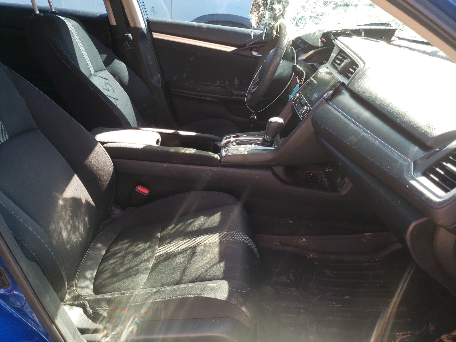 Photo 5 from auction – 2016 HONDA CIVIC EX with VIN 19XFC2F78GE057792