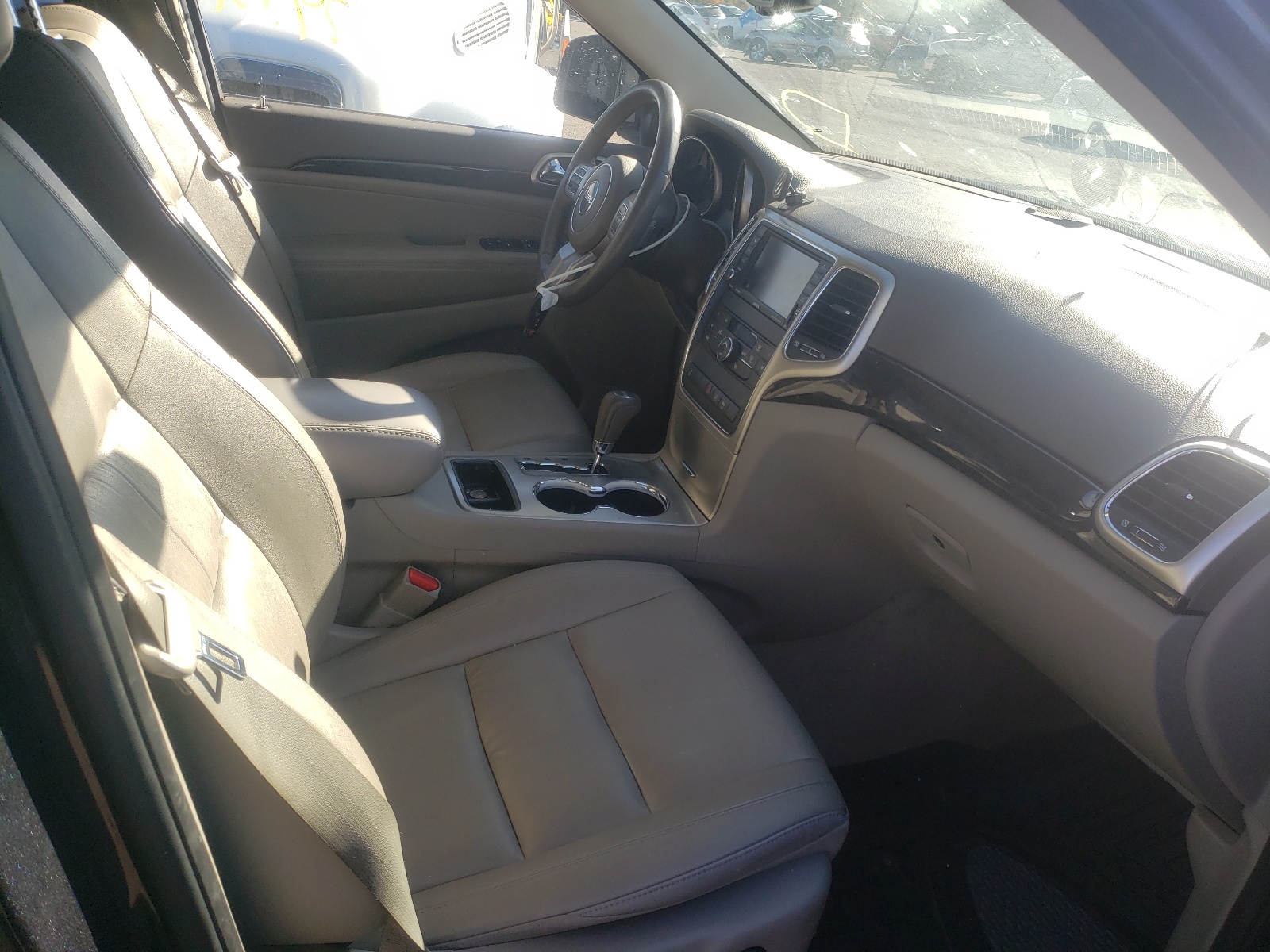 Photo 5 from auction – 2012 JEEP GRAND CHER with VIN 1C4RJFAG9CC255364