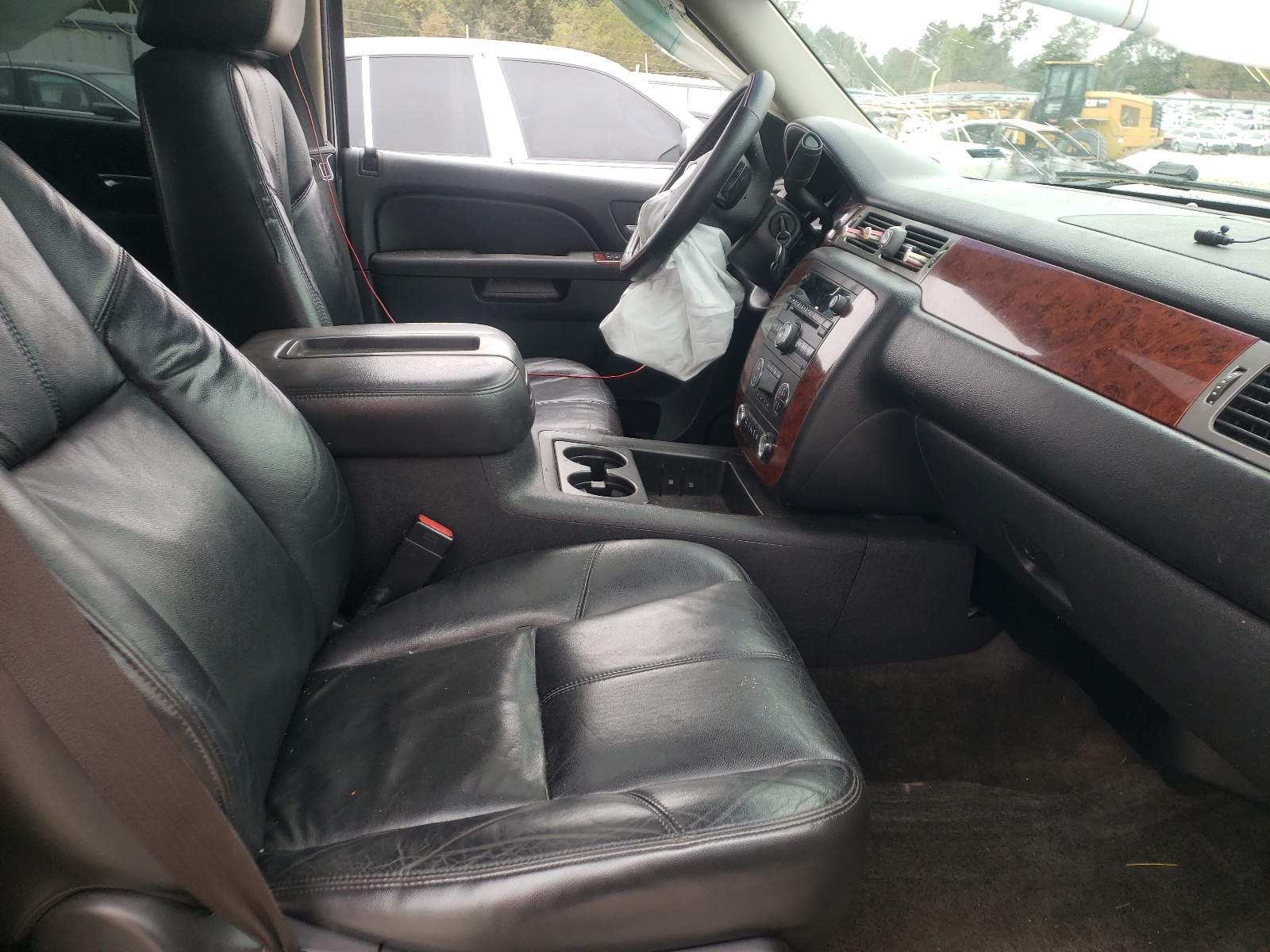 Photo 5 from auction – 2011 CHEVROLET TAHOE C150 with VIN 1GNSCBE0XBR355316