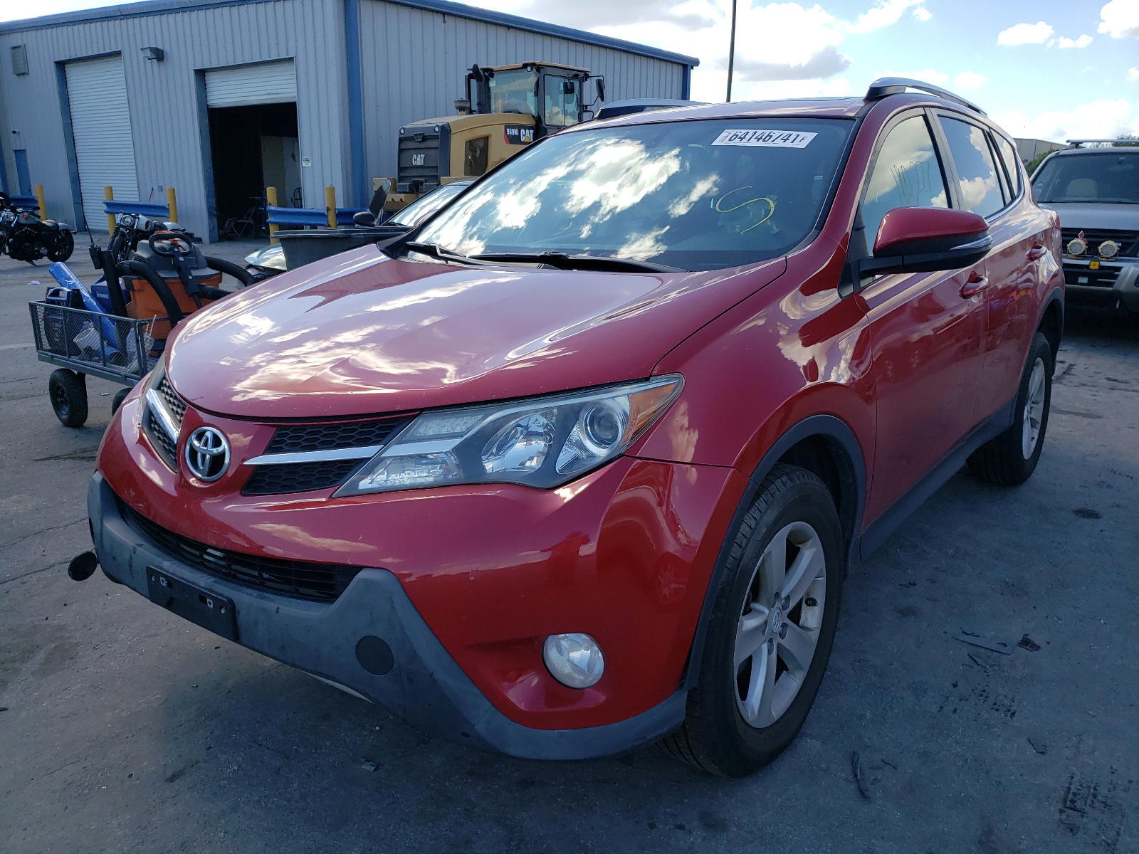 Photo 2 from auction – 2014 TOYOTA RAV4 XLE with VIN JTMRFREV6ED091886
