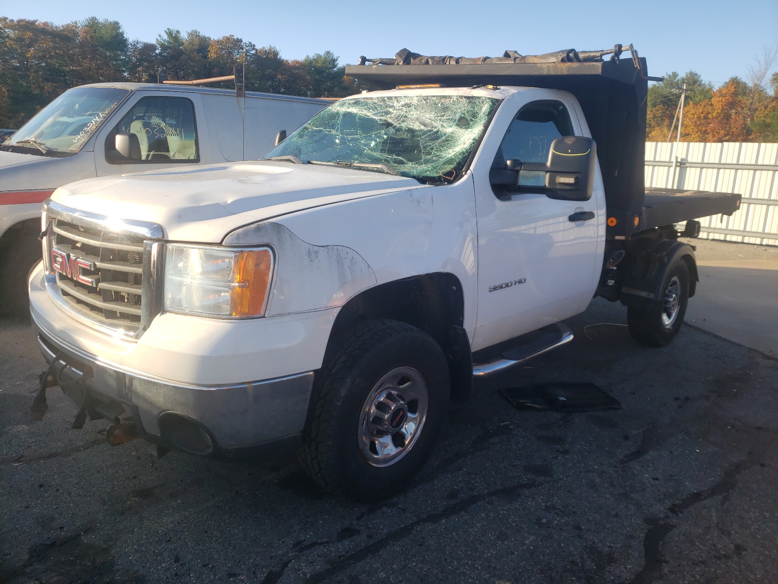 Photo 2 from auction – 2010 GMC SIERRA K35 with VIN 1GD3K3BK8AF129170