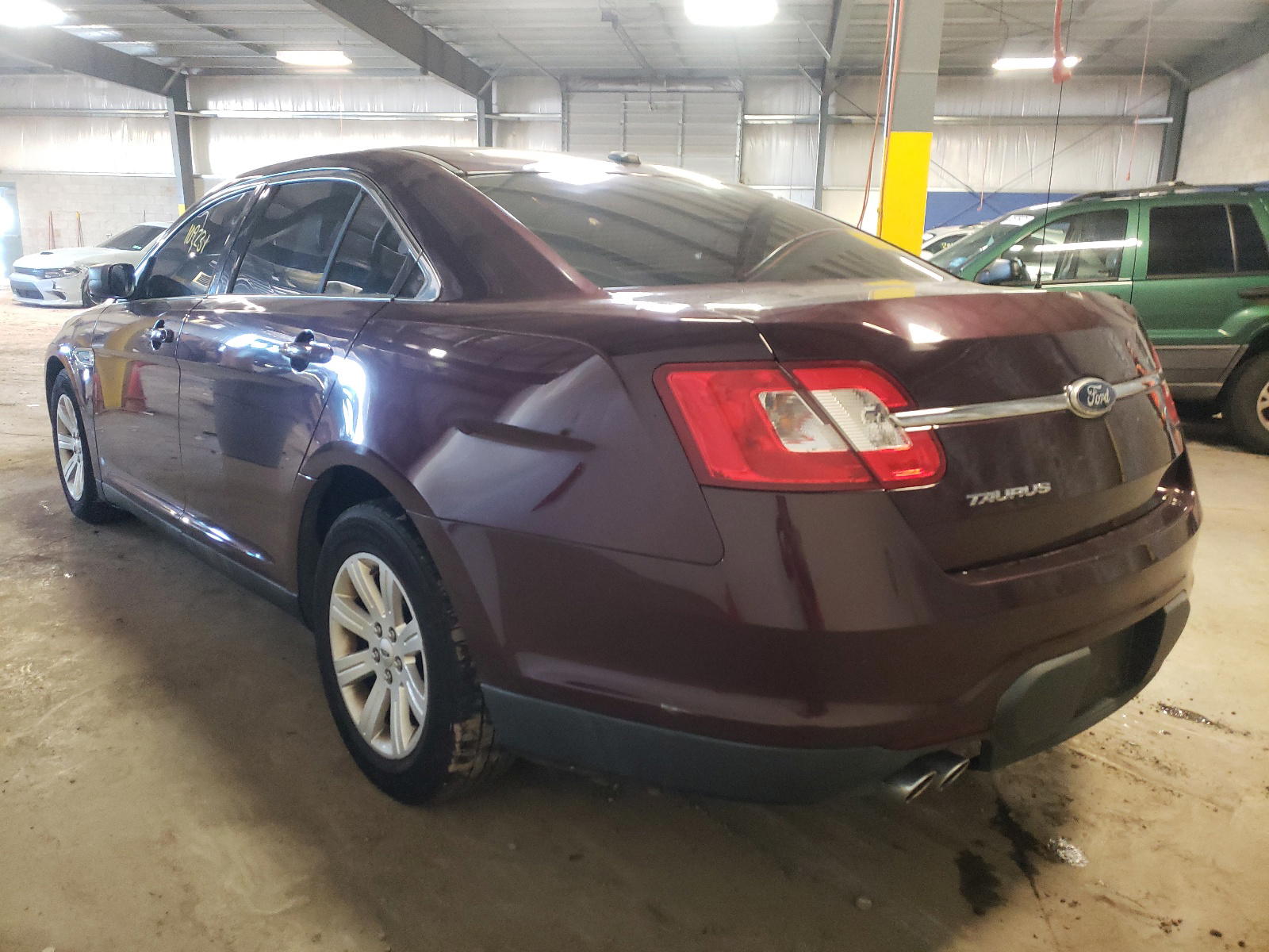Photo 3 from auction – 2011 FORD TAURUS SE with VIN 1FAHP2DW8BG109802
