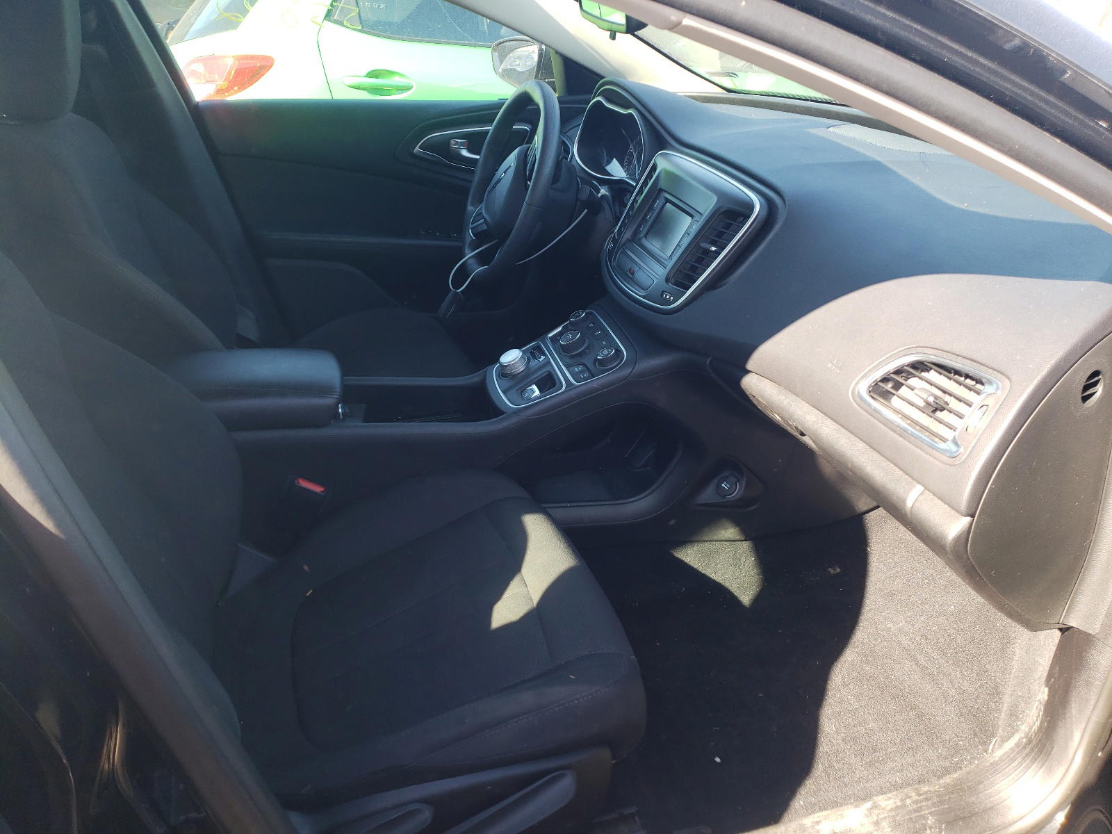 Photo 5 from auction – 2016 CHRYSLER 200 LIMITE with VIN 1C3CCCAB2GN139165