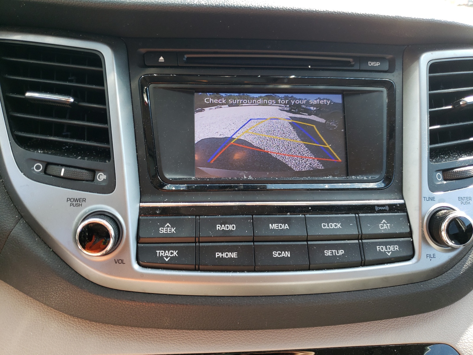 Photo 9 from auction – 2017 HYUNDAI TUCSON LIM with VIN KM8J33A47HU462537