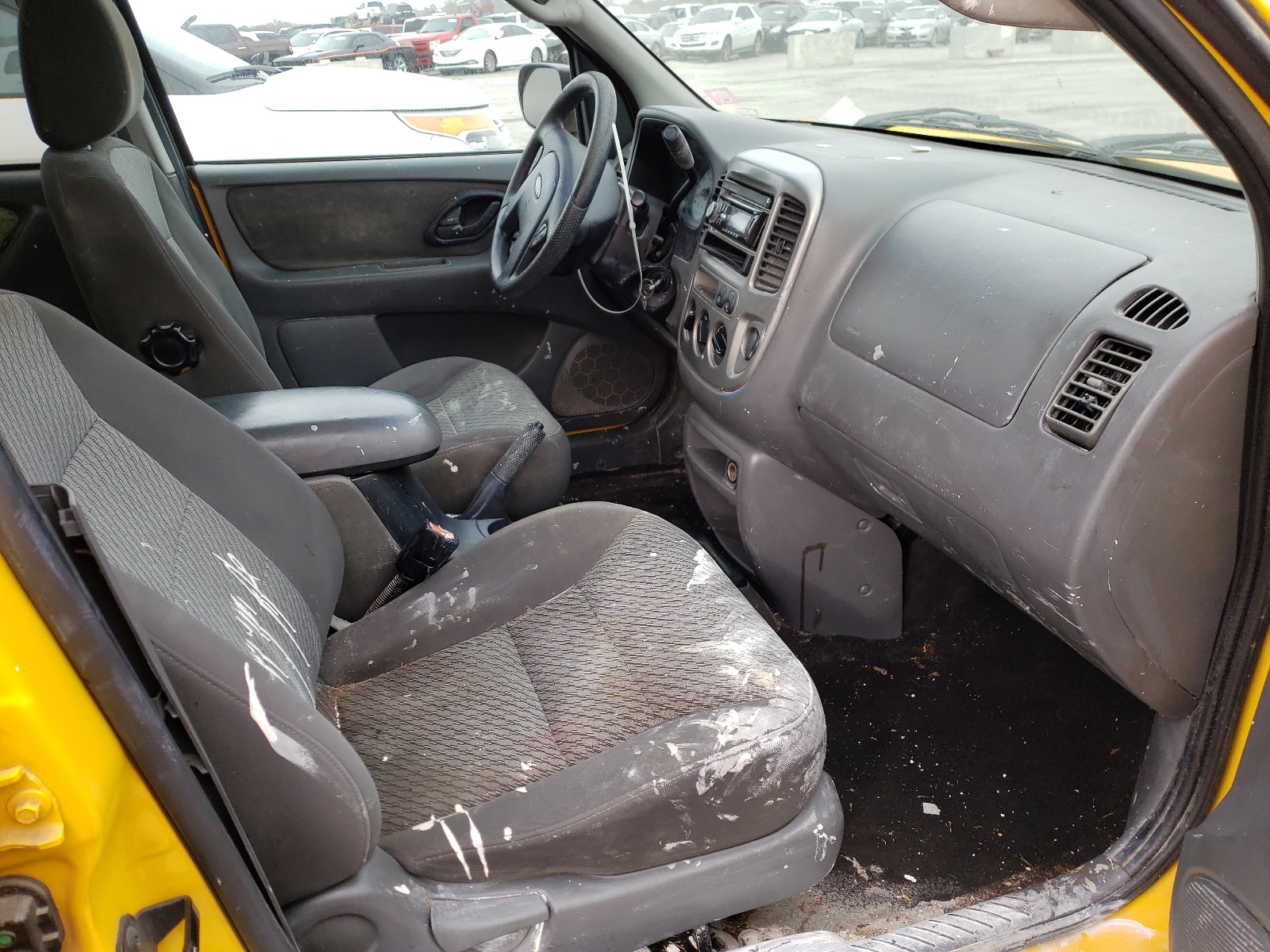 Photo 5 from auction – 2003 FORD ESCAPE XLT with VIN 1FMYU03103KA69321
