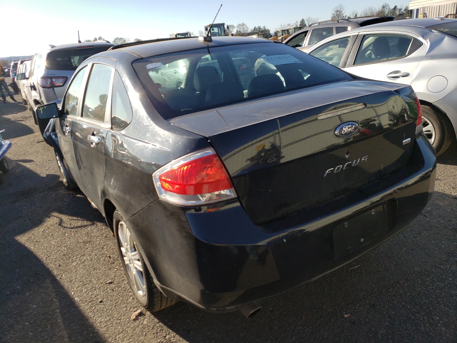 Photo 3 from auction – 2009 FORD FOCUS SEL with VIN 1FAHP37N89W203221