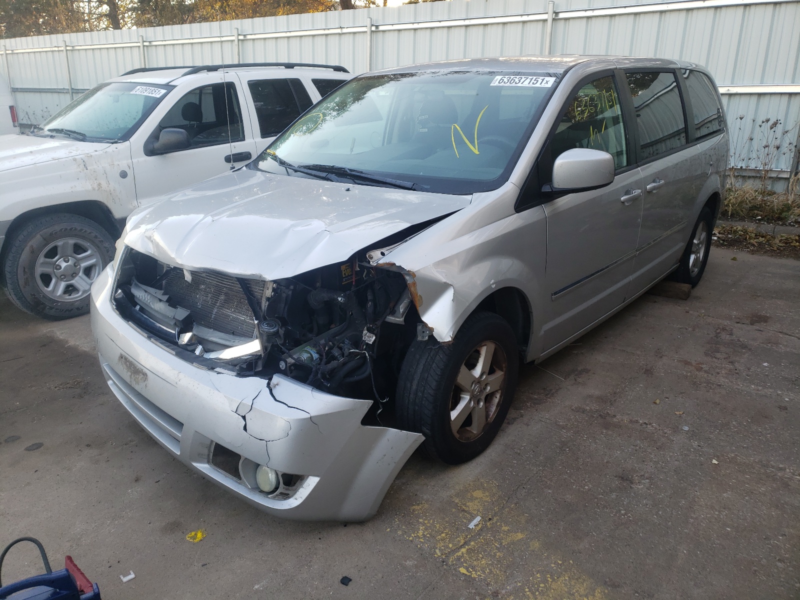 Photo 2 from auction – 2008 DODGE GRAND CARA with VIN 2D8HN54P18R779954