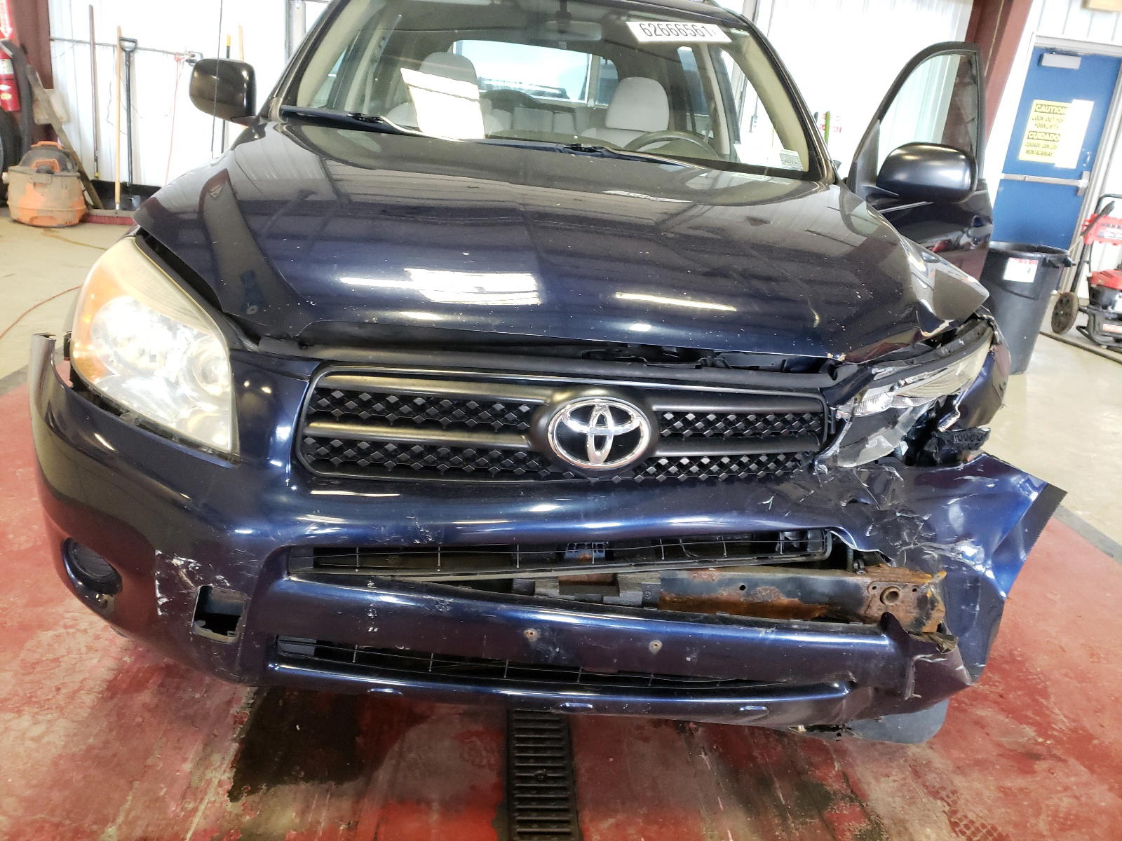 Photo 7 from auction – 2007 TOYOTA RAV4 with VIN JTMBD33V475112206